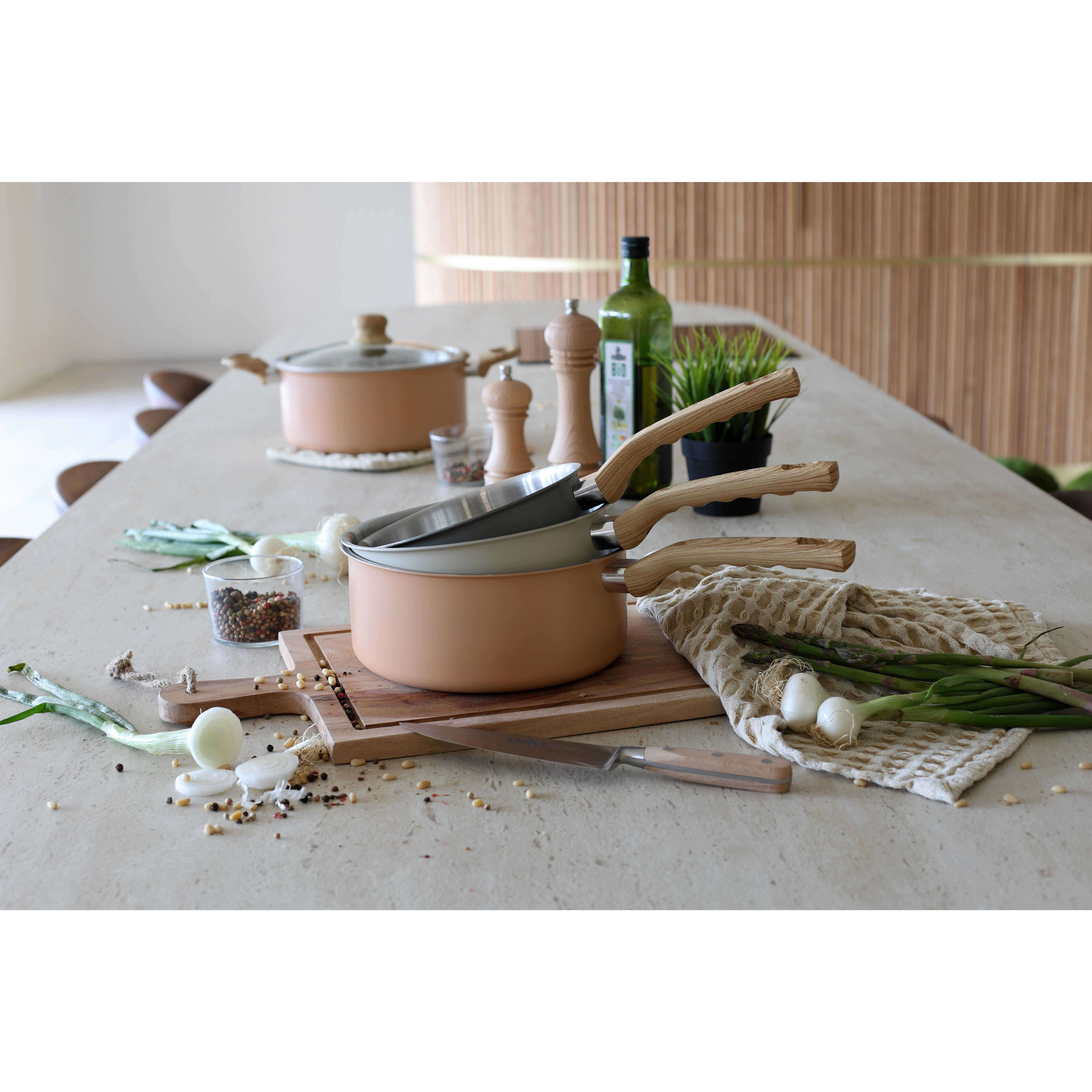 Voir la diapositive 3 : LEBRUN Casserole 18cm en aluminium et inox menastyl