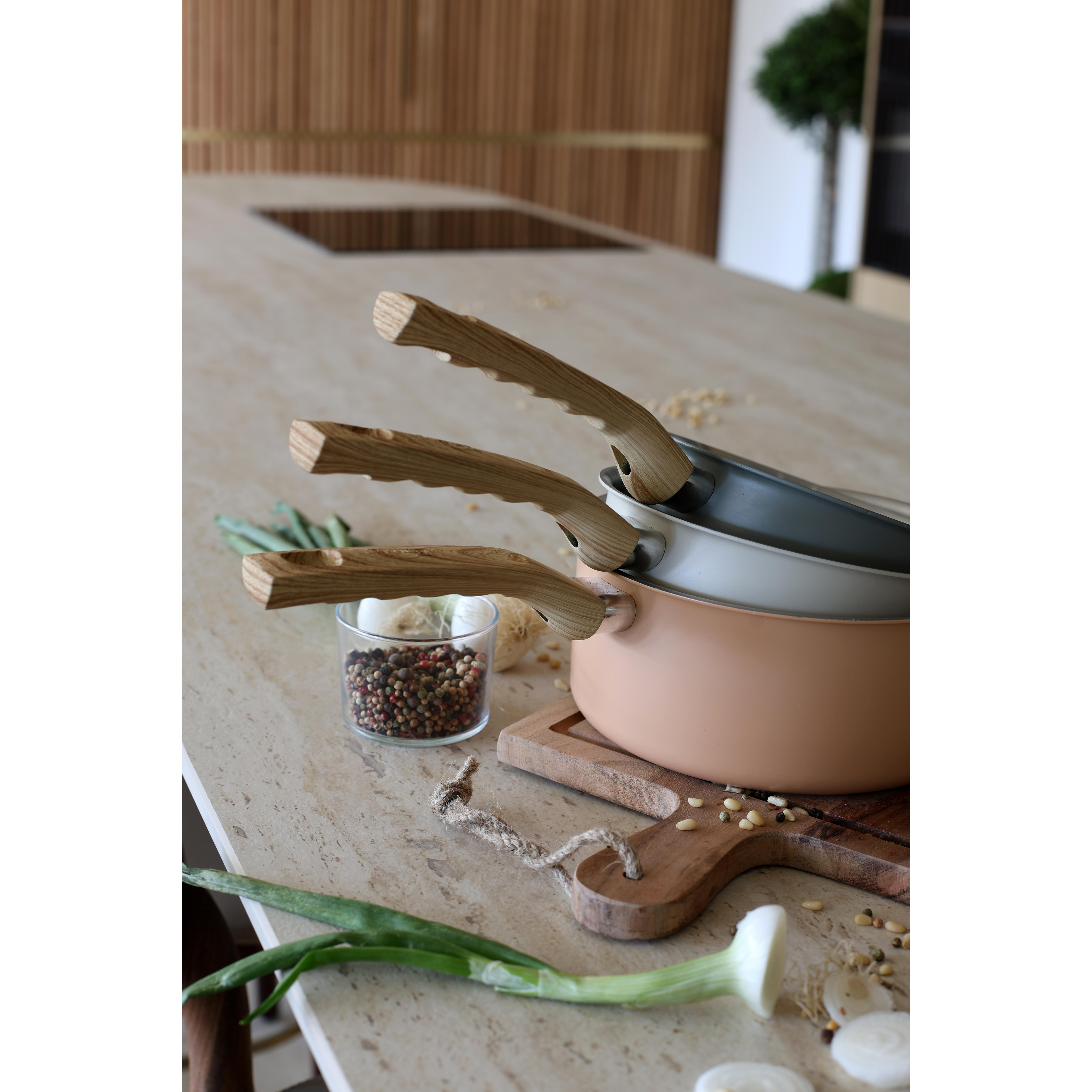 Voir la diapositive 10 : LEBRUN Casserole 18cm en aluminium et inox menastyl