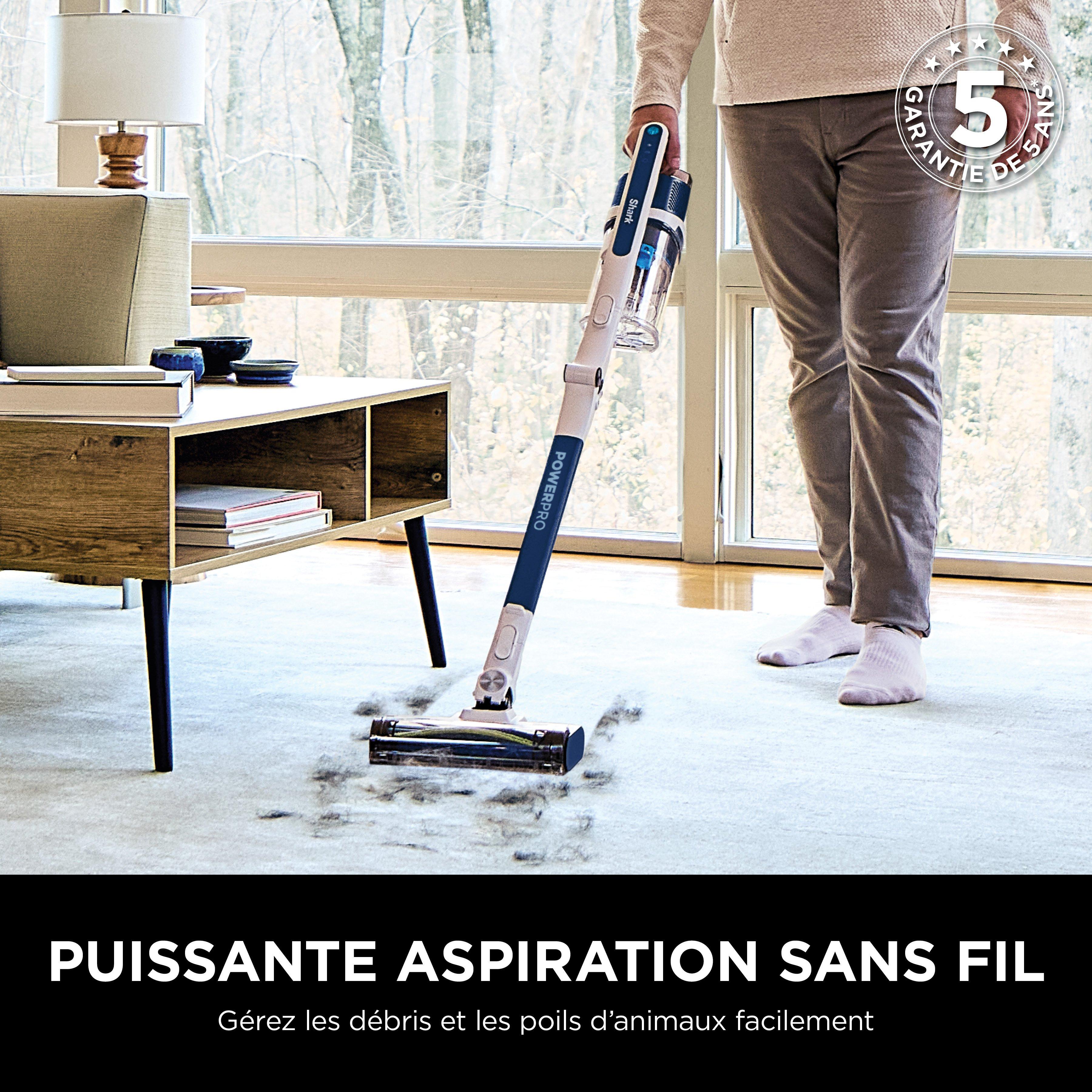 Voir la diapositive 2 : SHARK Aspirateur balai IZ380EU - Bleu et blanc