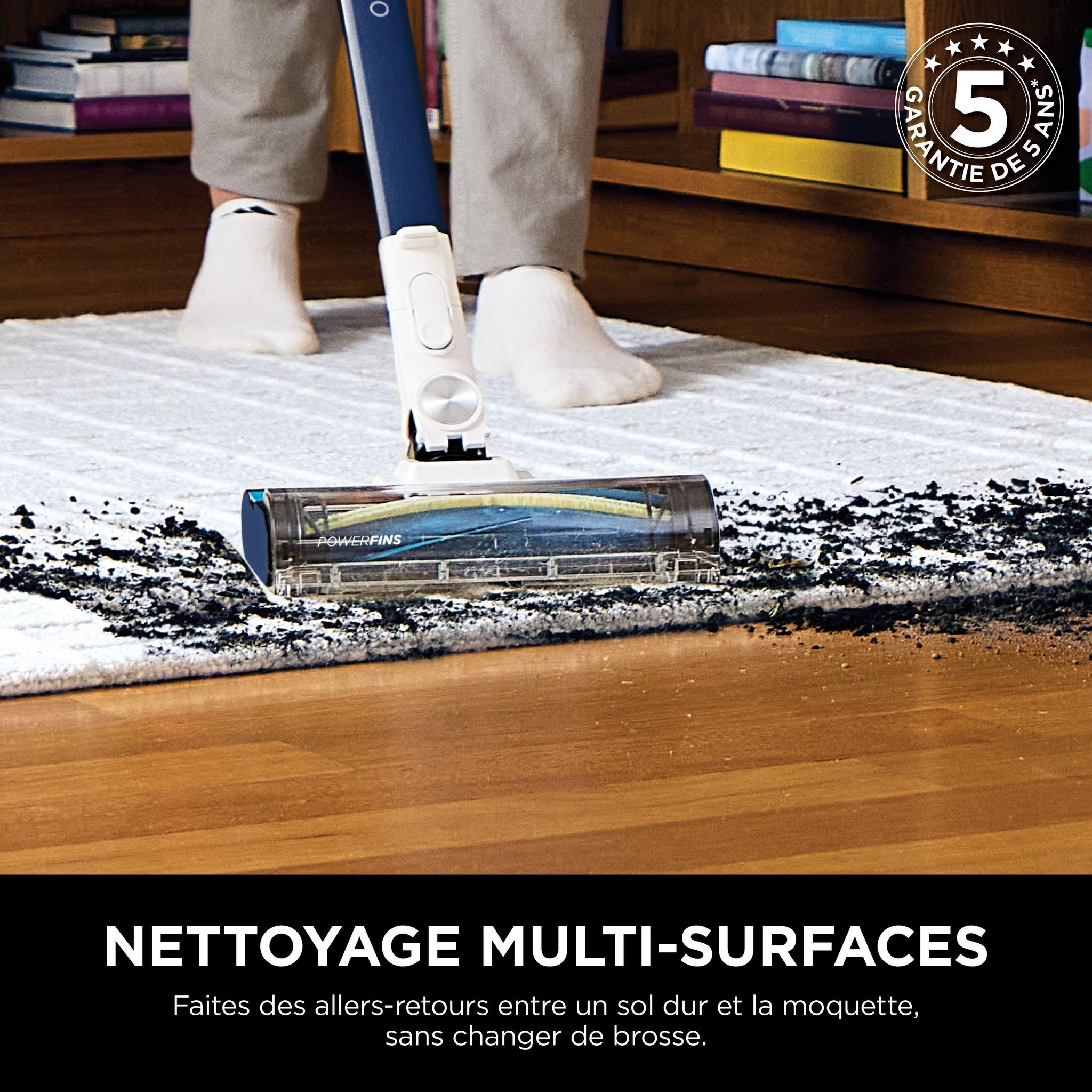 Voir la diapositive 3 : SHARK Aspirateur balai IZ380EU - Bleu et blanc