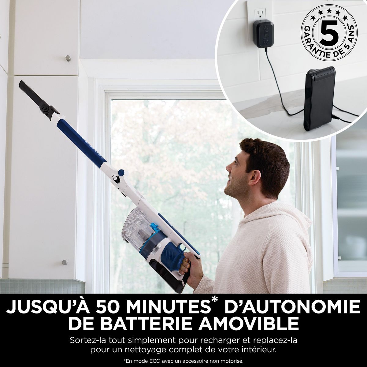 SHARK Aspirateur balai IZ380EU - Bleu et blanc