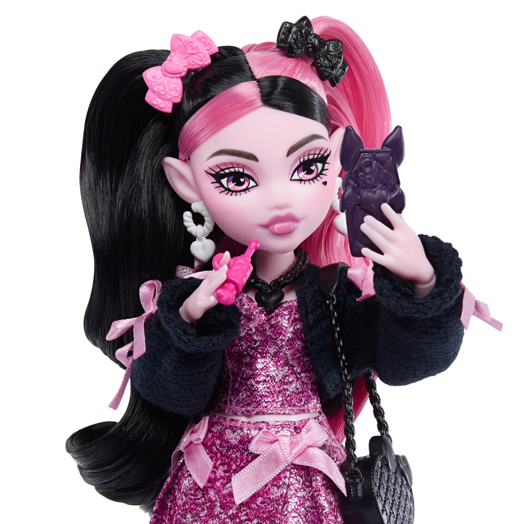 Voir la diapositive 7 : MATTEL Poupée Monster High Draculaura