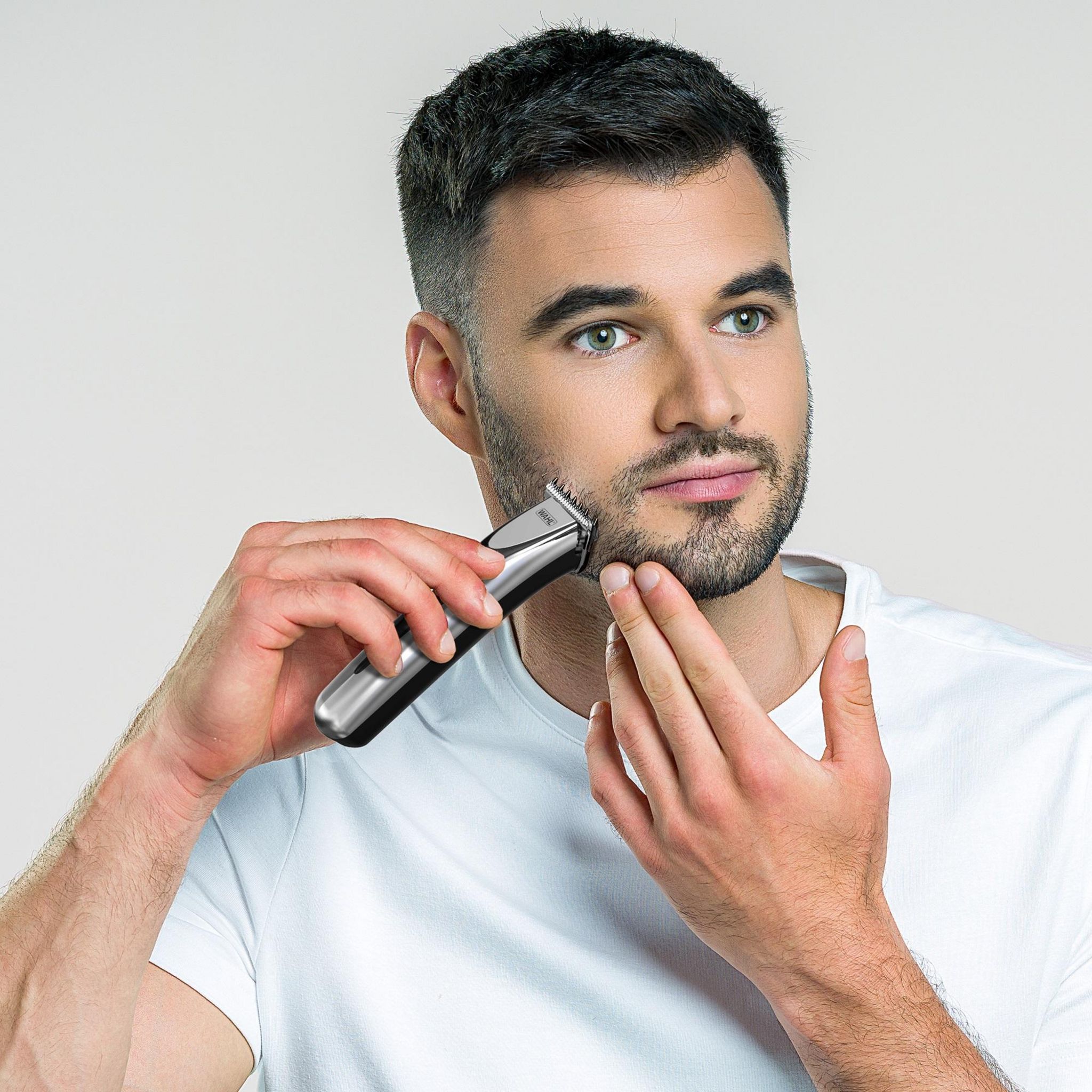 Voir la diapositive 4 : WAHL Tondeuse multifonction Groom 3028050 - Gris