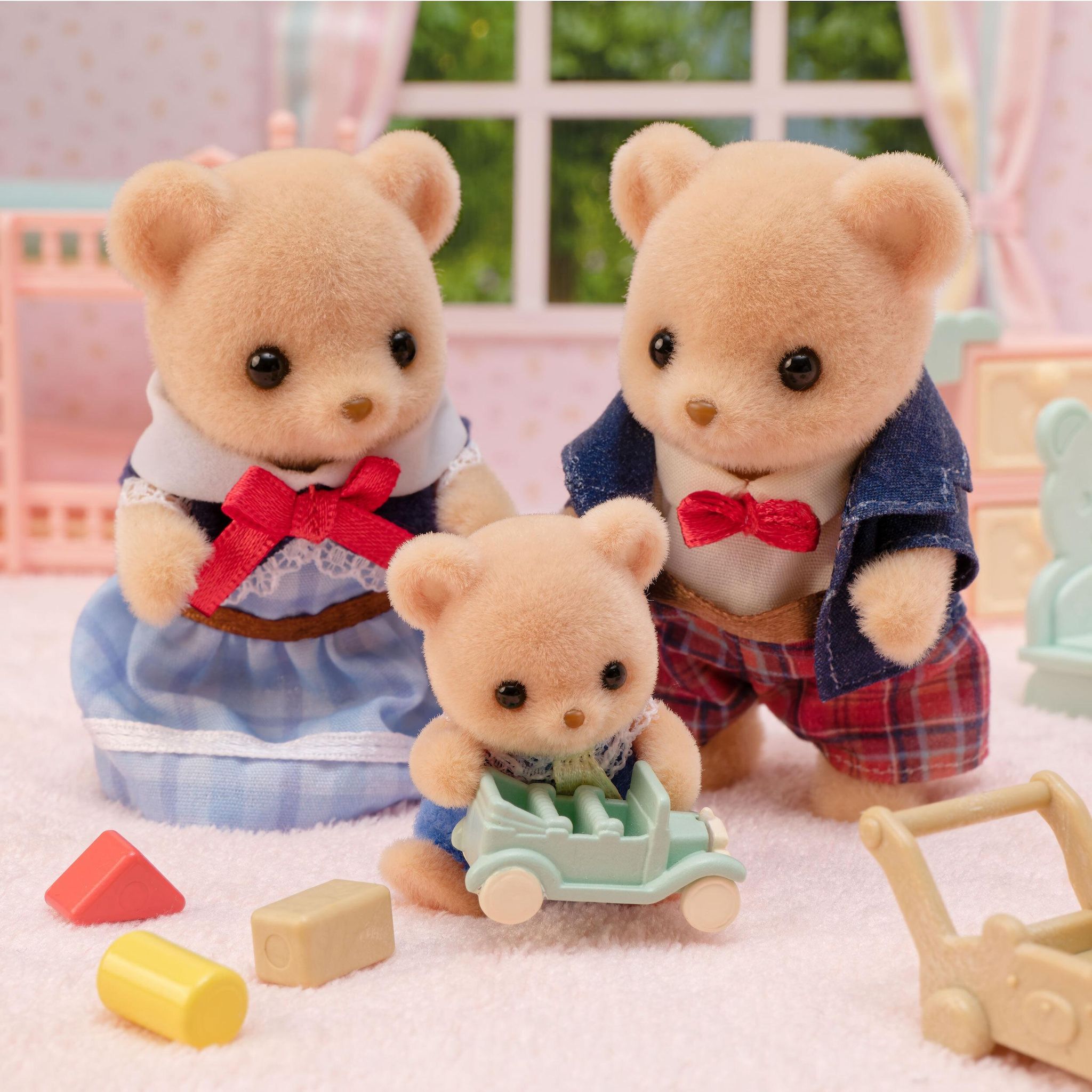 Voir la diapositive 3 : EPOCH D'ENFANCE La famille Ours Biscuit Famille Sylvanian
