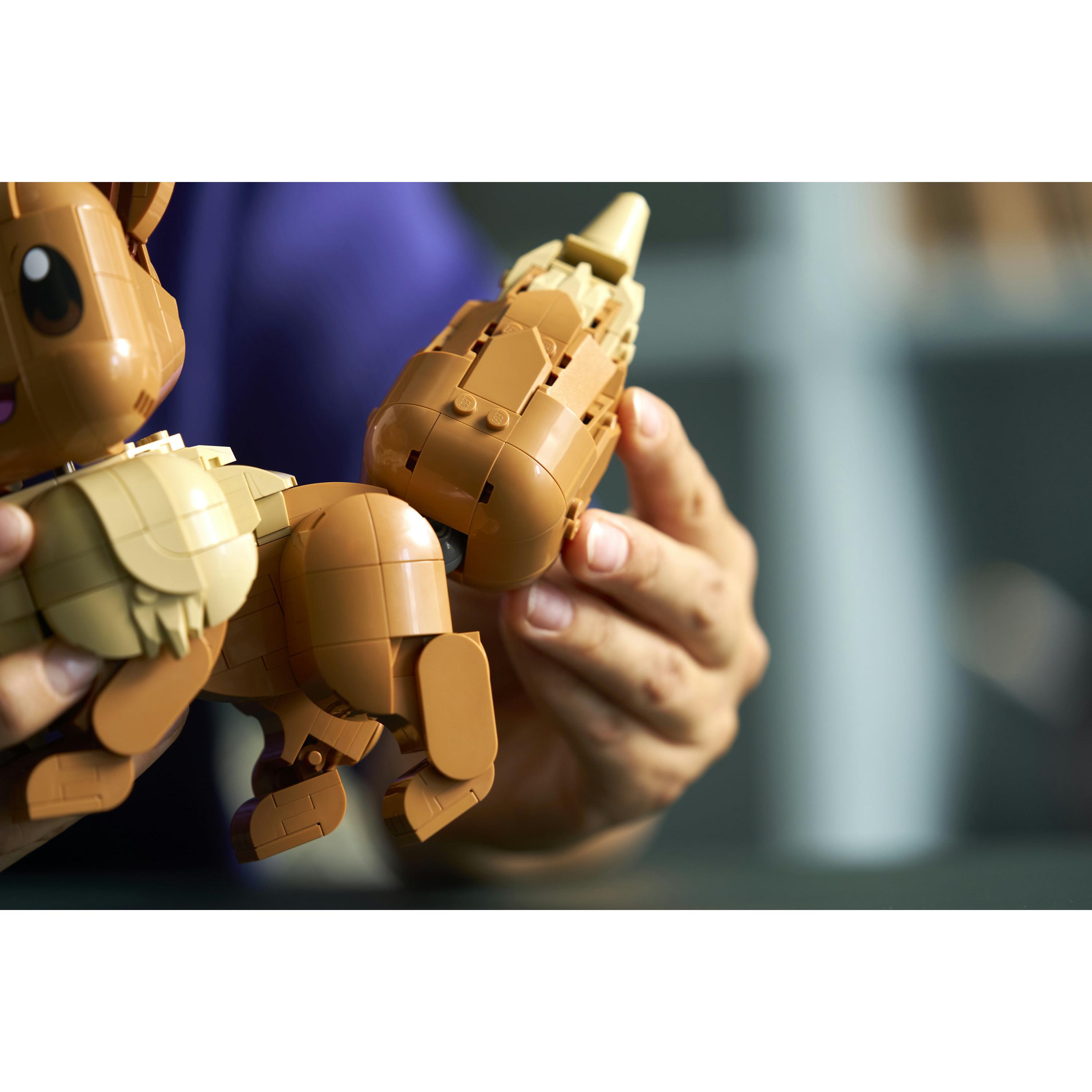 Voir la diapositive 25 : LEGO LEGO Pokémon 72151 Évoli - Set de Construction Collector pour Adulte - Idée Cadeau Gaming
