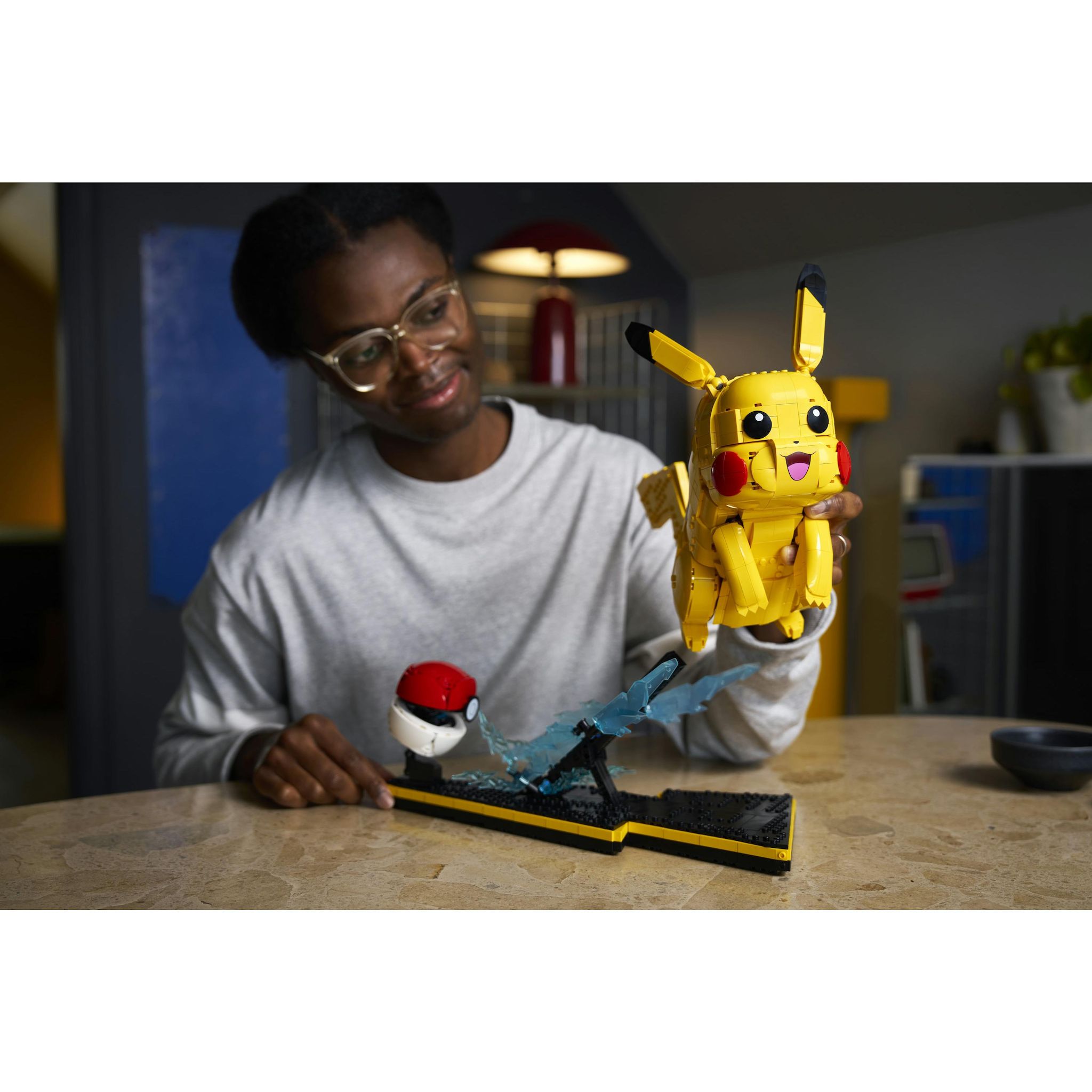 Voir la diapositive 15 : LEGO Pokémon 72152 Pikachu et Poké Ball - Set Collector pour Adulte - Idée Cadeau Gaming
