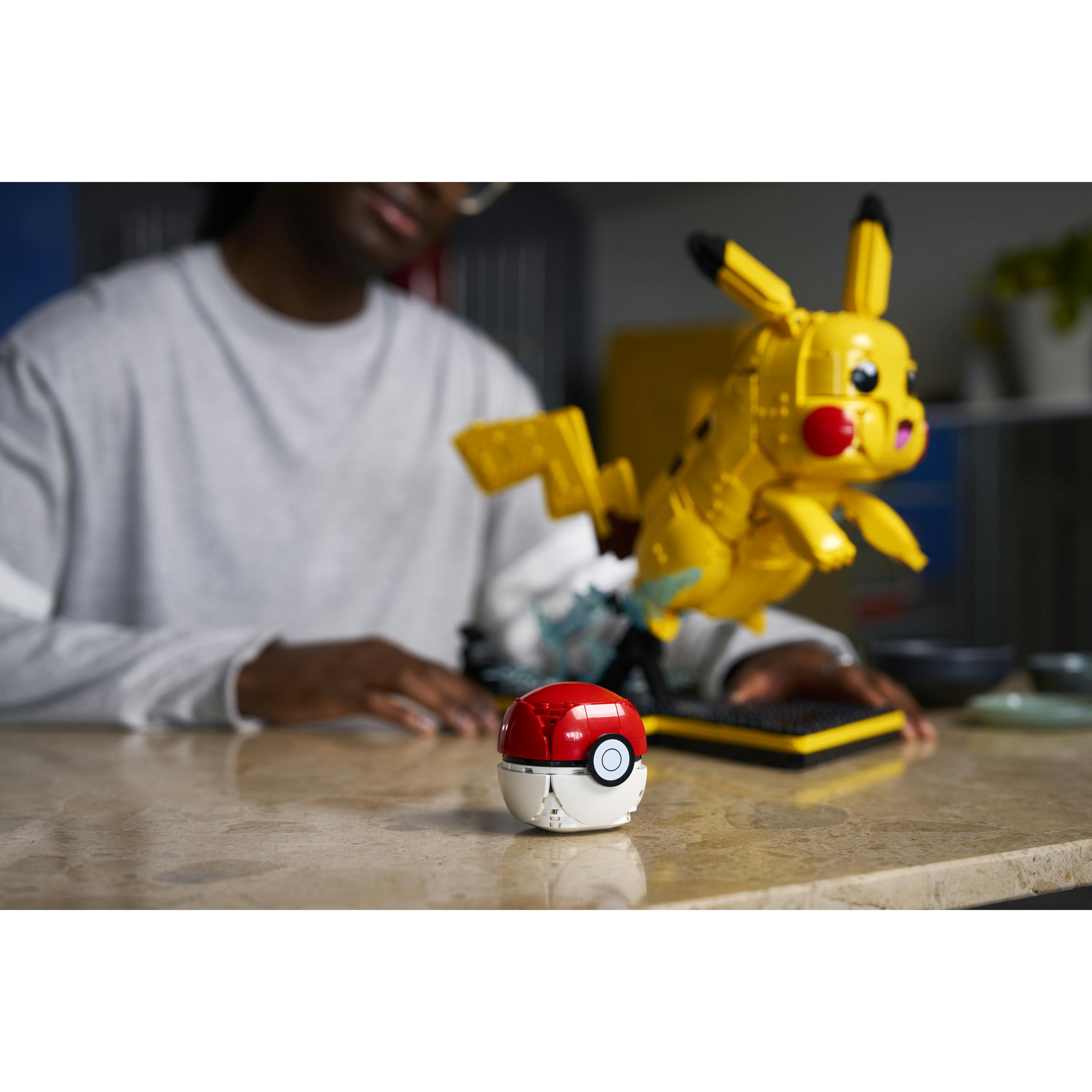 Voir la diapositive 22 : LEGO LEGO Pokémon 72152 Pikachu et Poké Ball - Set Collector pour Adulte - Idée Cadeau Gaming
