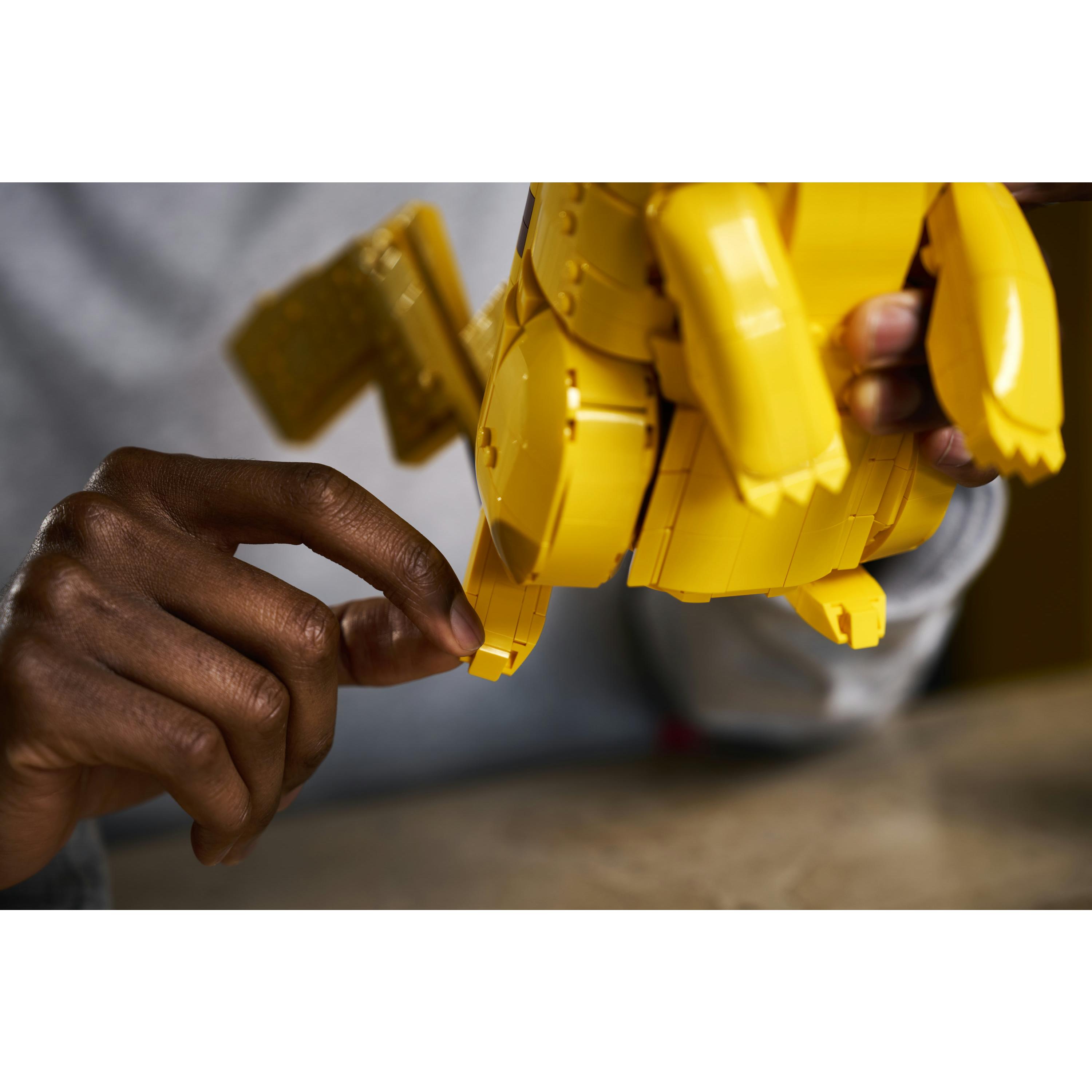 Voir la diapositive 23 : LEGO LEGO Pokémon 72152 Pikachu et Poké Ball - Set Collector pour Adulte - Idée Cadeau Gaming