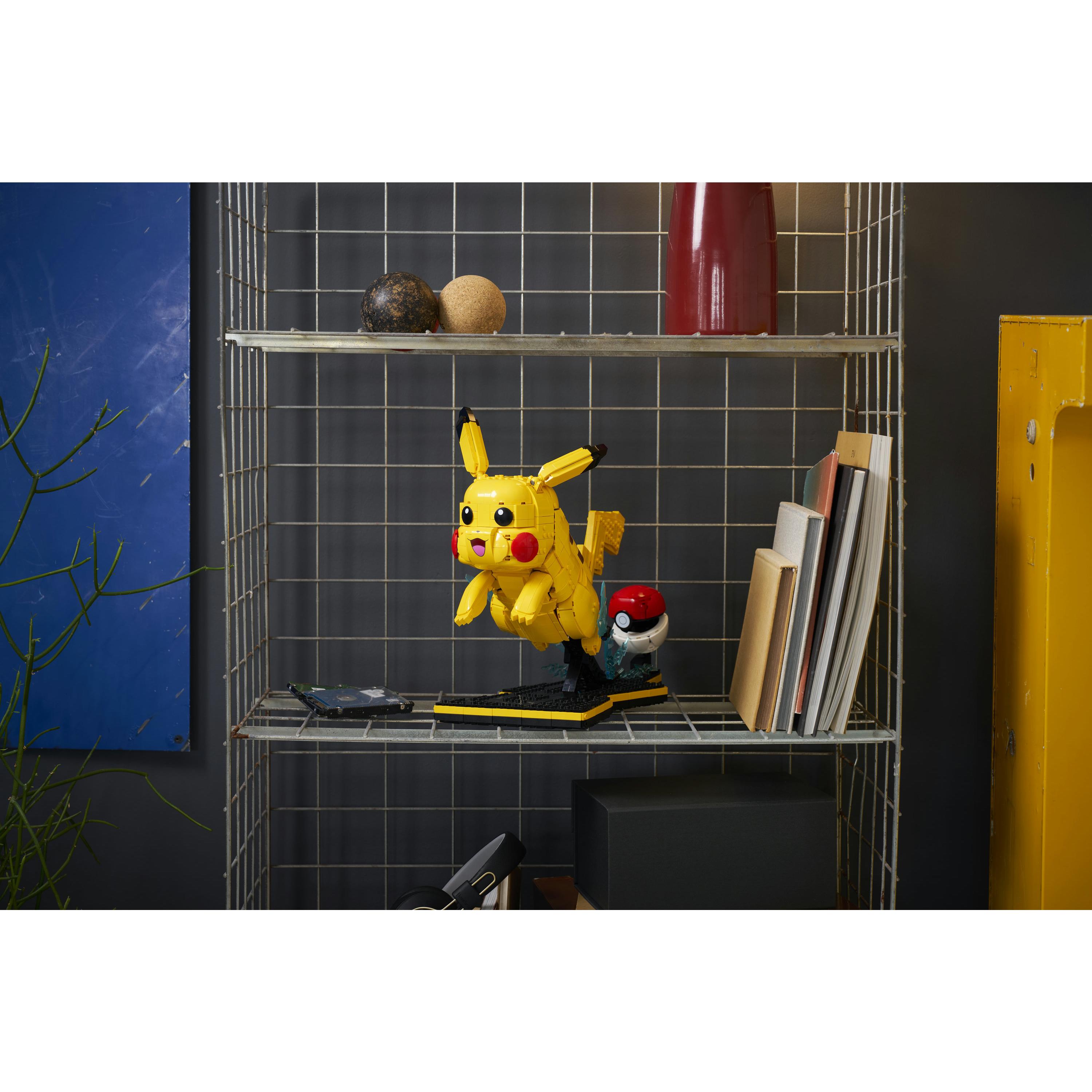 Voir la diapositive 24 : LEGO LEGO Pokémon 72152 Pikachu et Poké Ball - Set Collector pour Adulte - Idée Cadeau Gaming