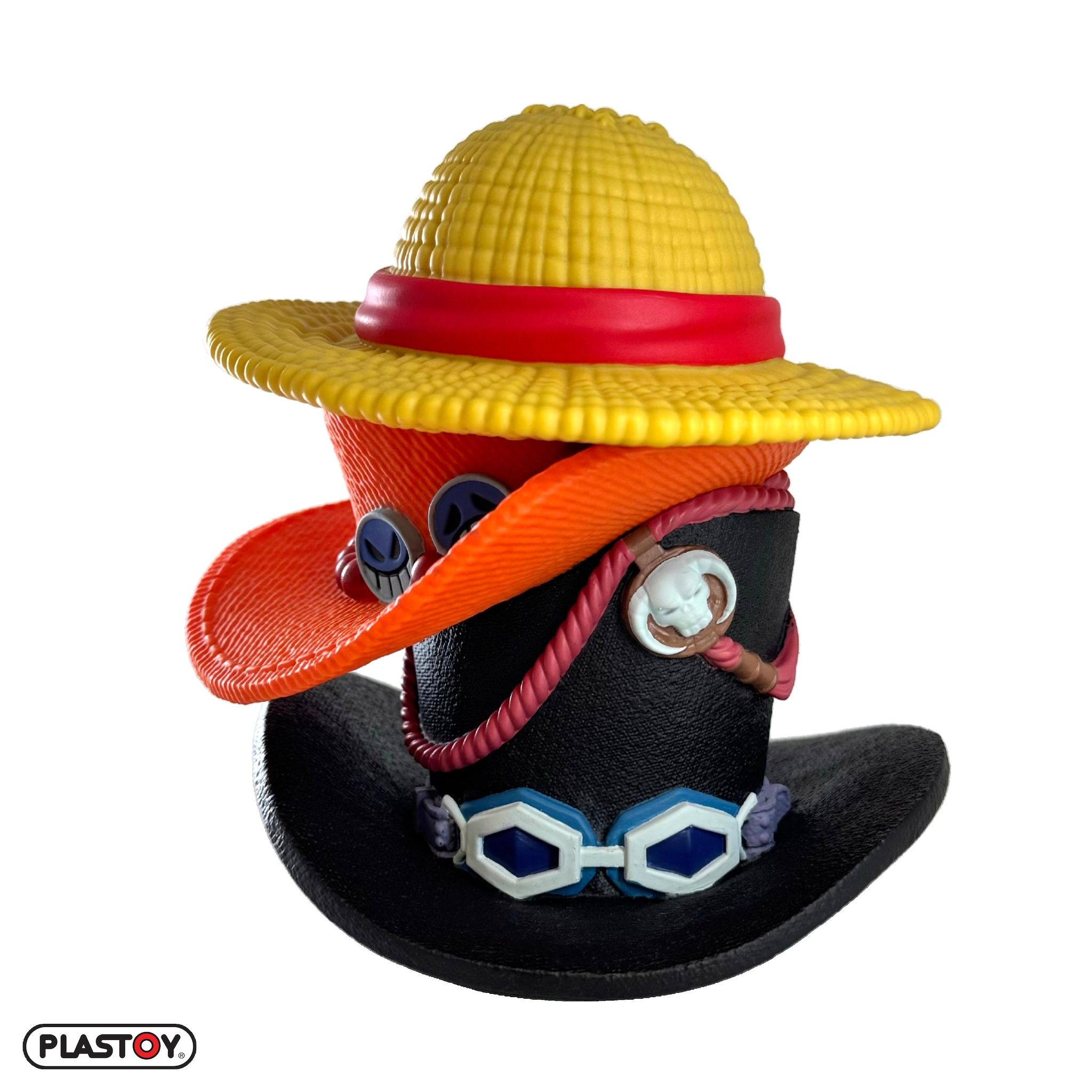 PLASTOY Tirelire Pile de chapeaux de Luffy Ace Sabo