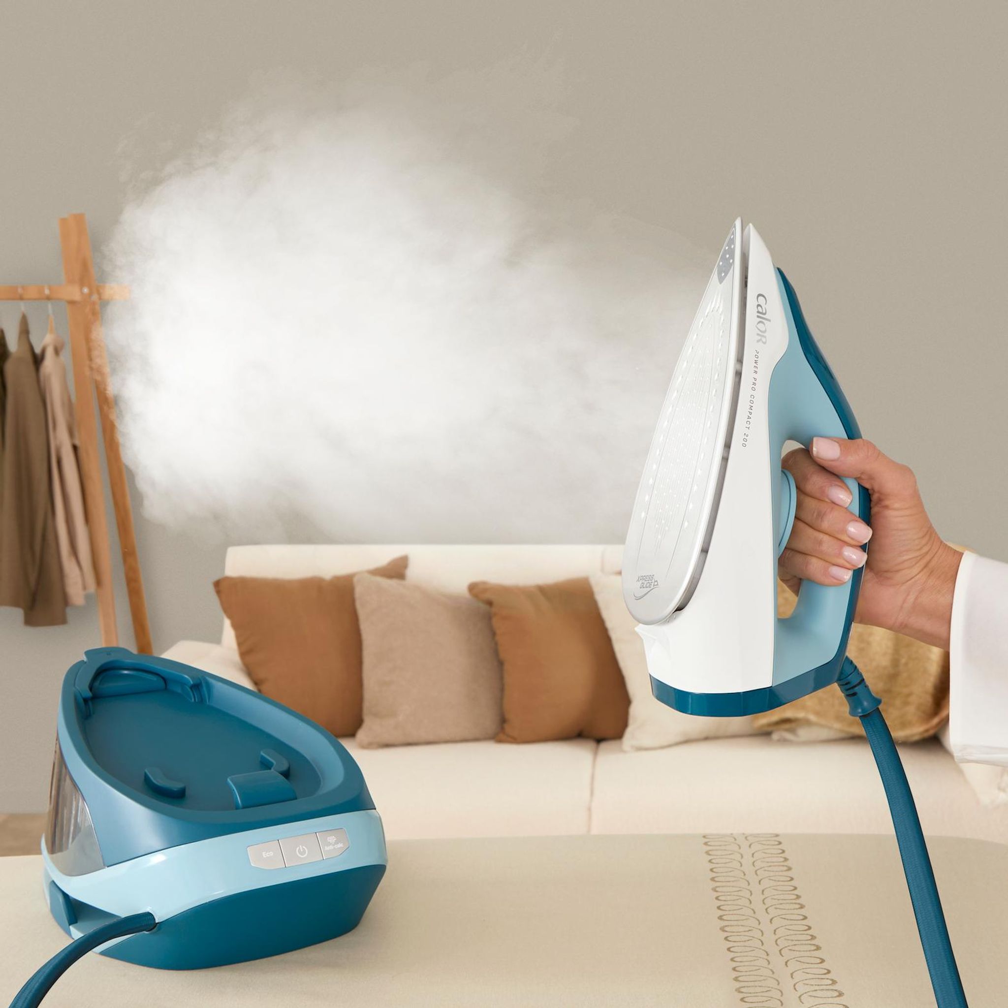 Voir la diapositive 3 : CALOR Centrale vapeur SV6213 - Bleu