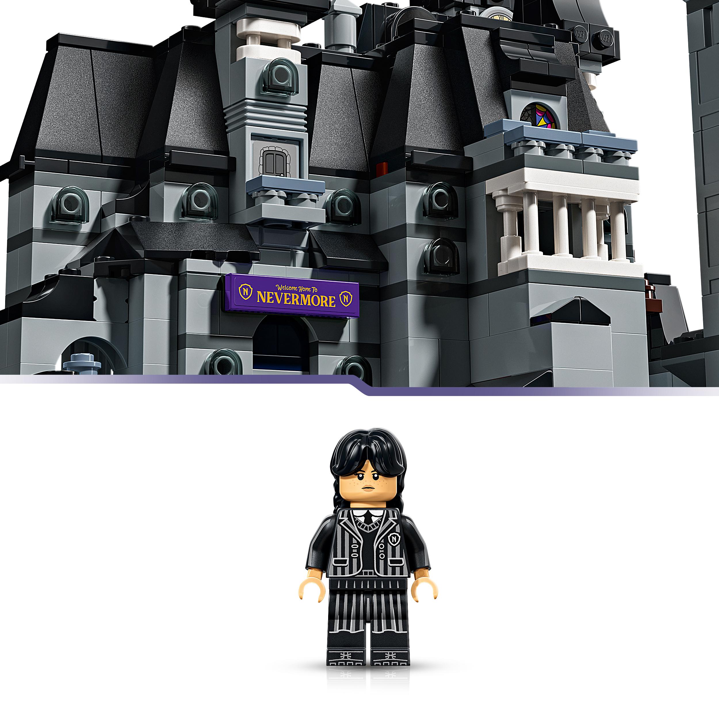 Voir la diapositive 5 : LEGO Mercredi 76788 - L'Académie Nevermore