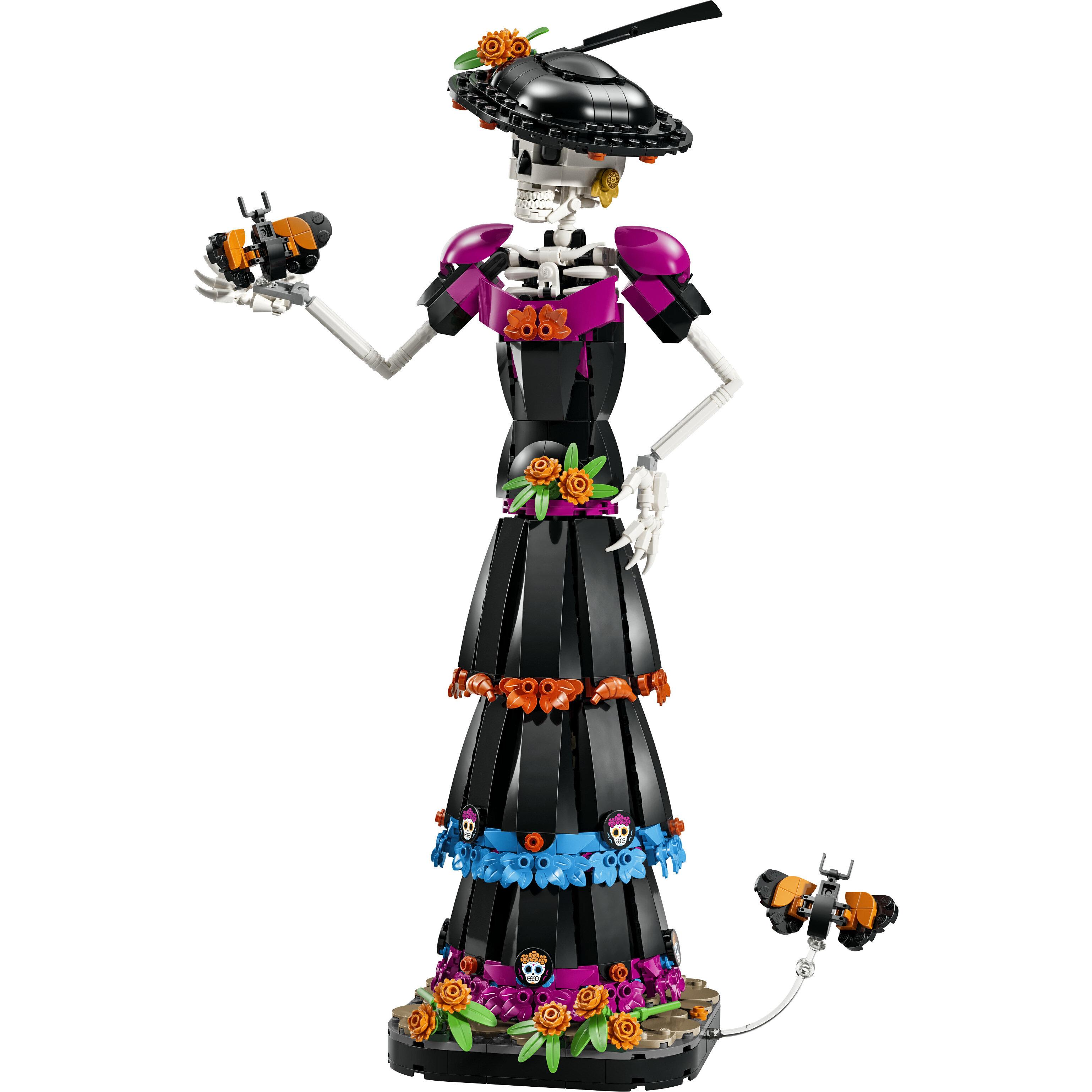 Voir la diapositive 2 : LEGO IDEAS 21372 - La Caterina Halloween