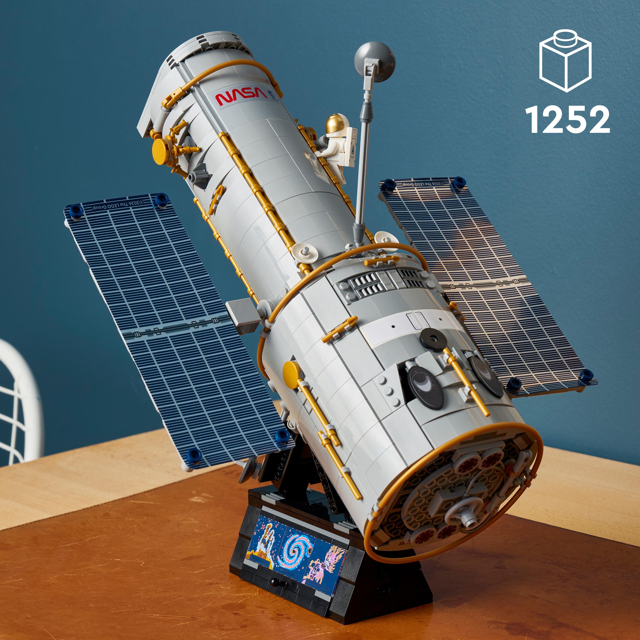 Voir la diapositive 3 : LEGO Icons 11382 - Hubble Télescope de la NASA