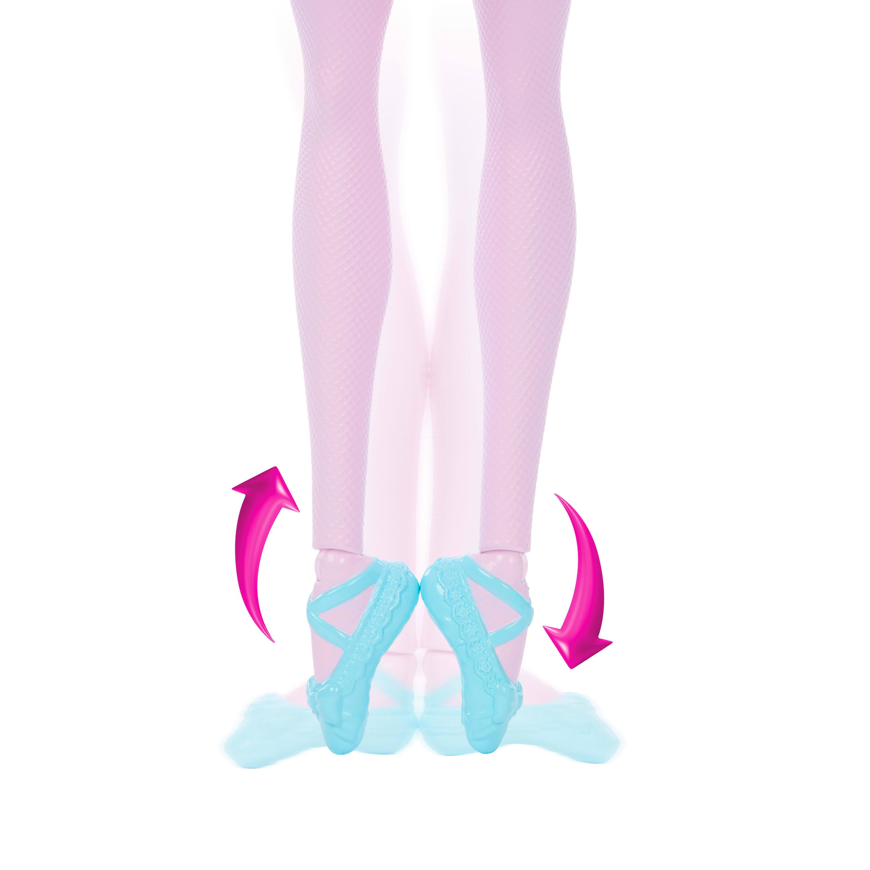 Voir la diapositive 6 : MATTEL Poupée Clara Deluxe Casse Noisette - Barbie