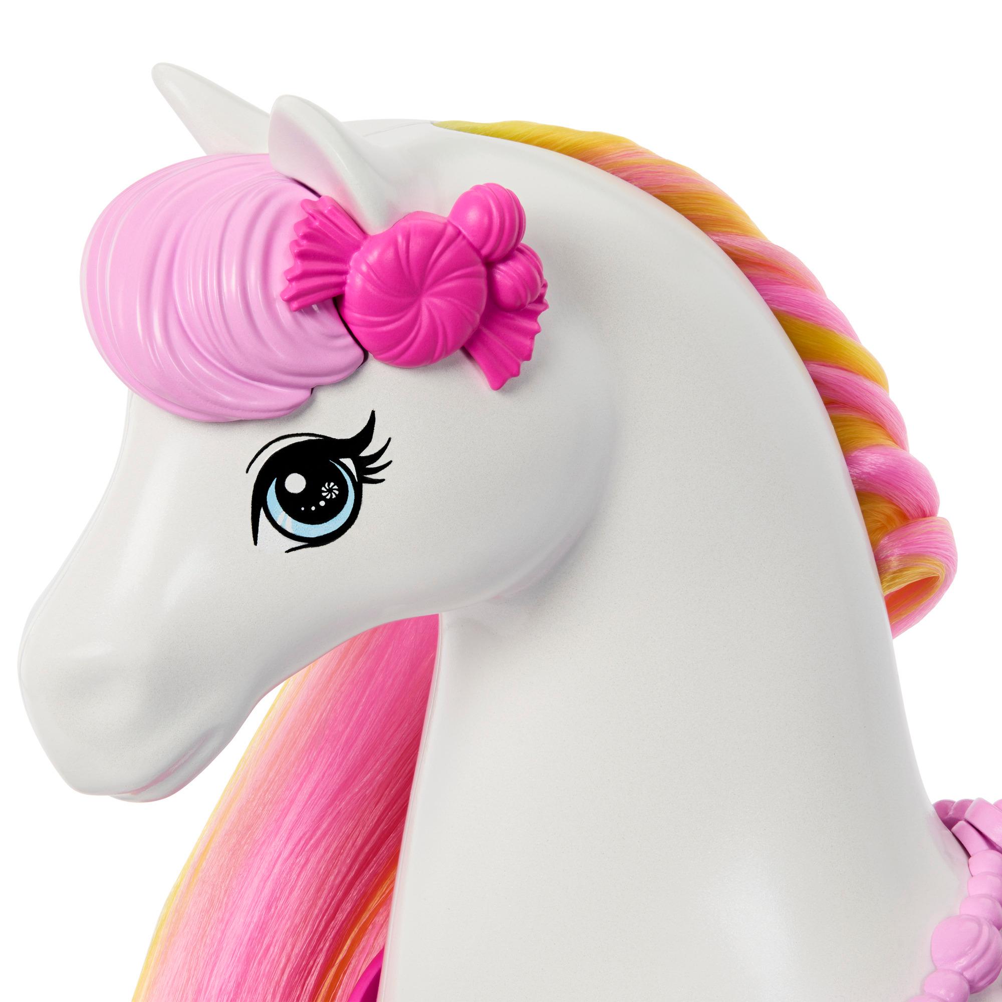Voir la diapositive 5 : MATTEL Traineau Cheval Casse Noisette - Barbie