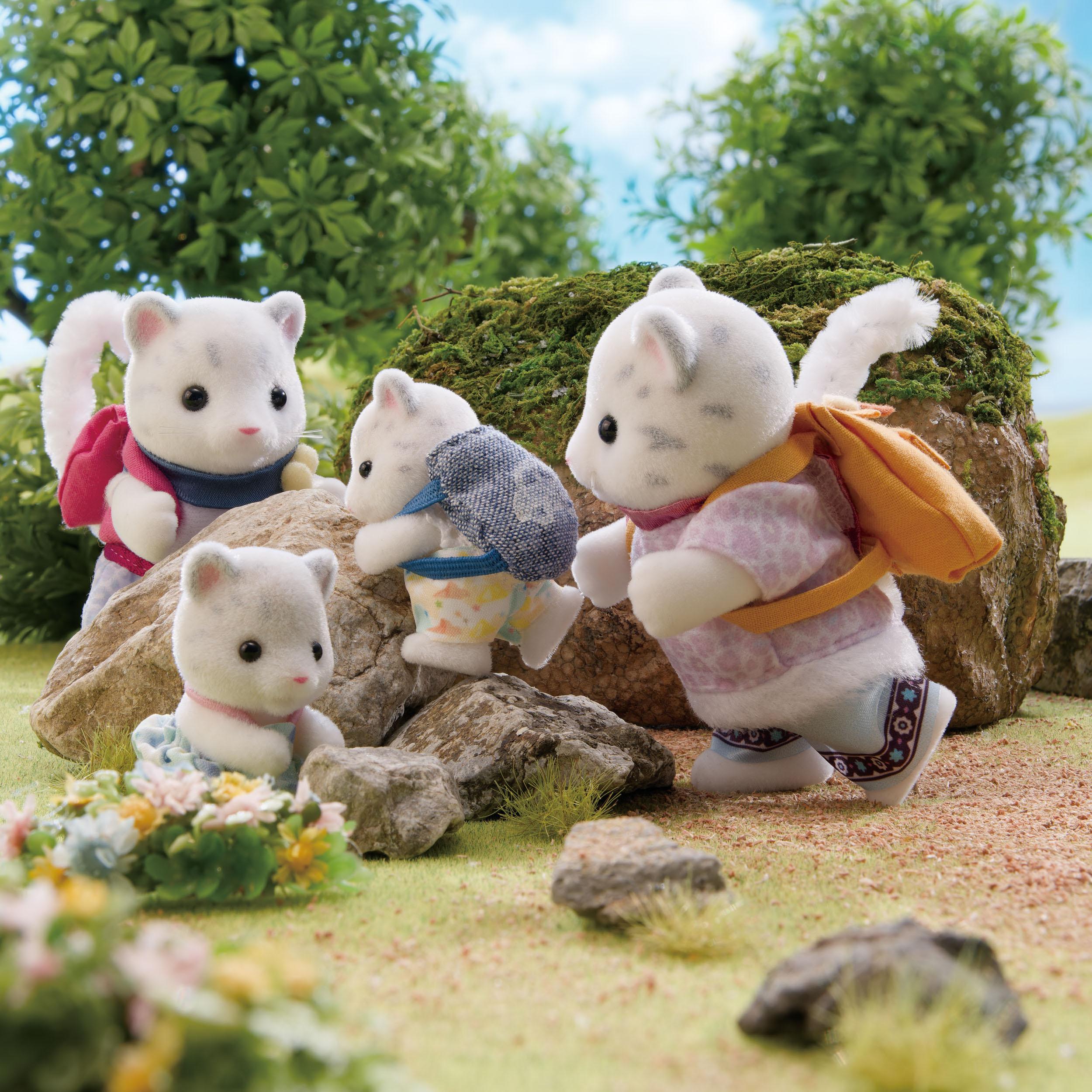 Voir la diapositive 4 : EPOCH D'ENFANCE Famille Panthères des Neiges Sylvanian Family