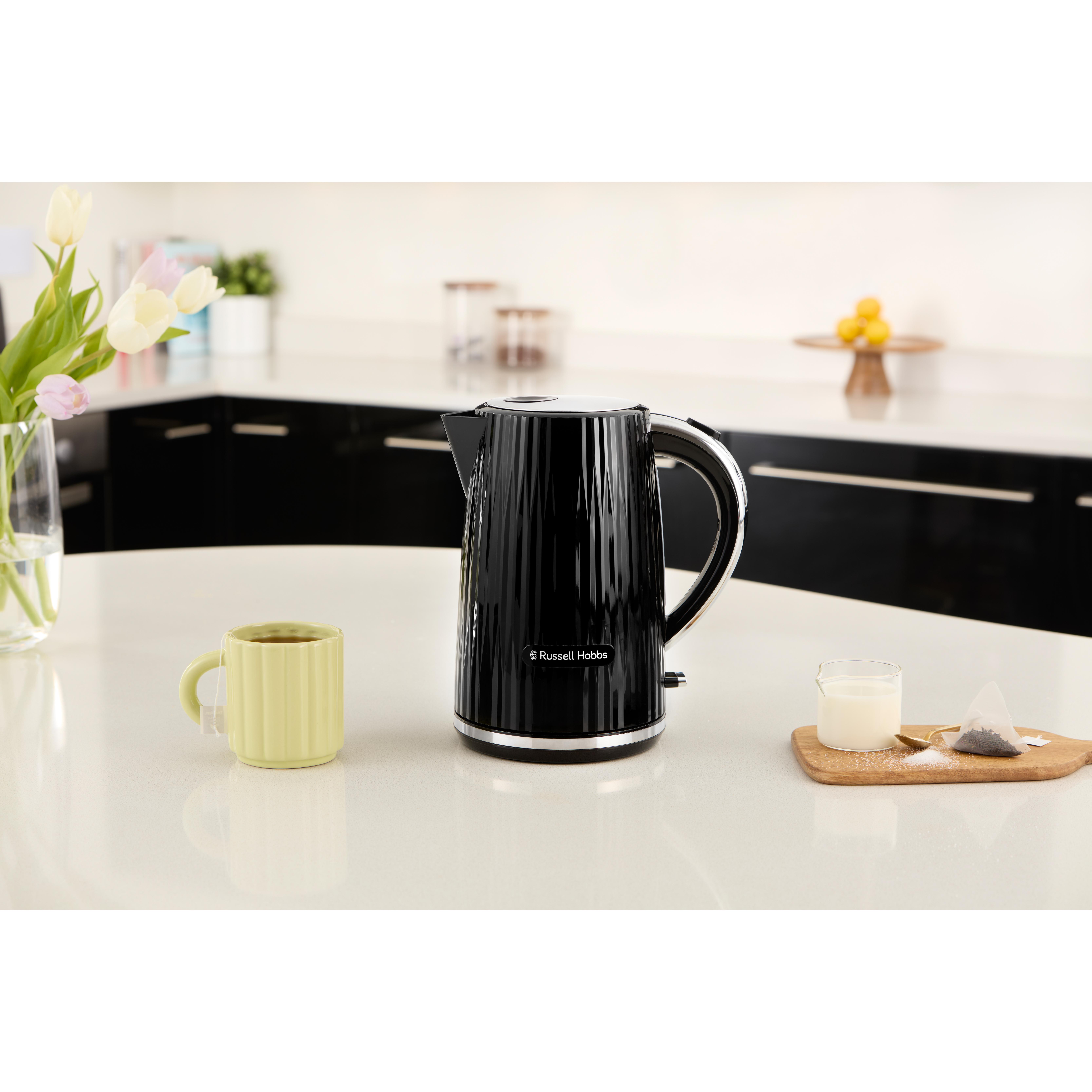 Voir la diapositive 2 : RUSSELL HOBBS Bouilloire électrique 27361-70 - Noir