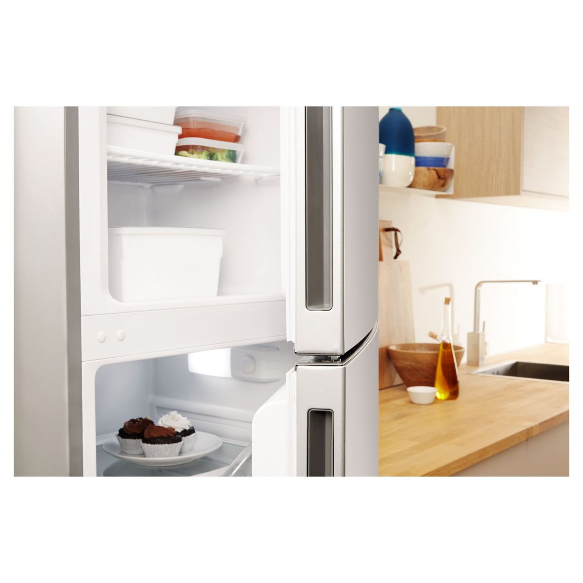 Voir la diapositive 8 : INDESIT Réfrigérateur congélateur 2 portes TIHA17VSI, 303 L, Froid brassé