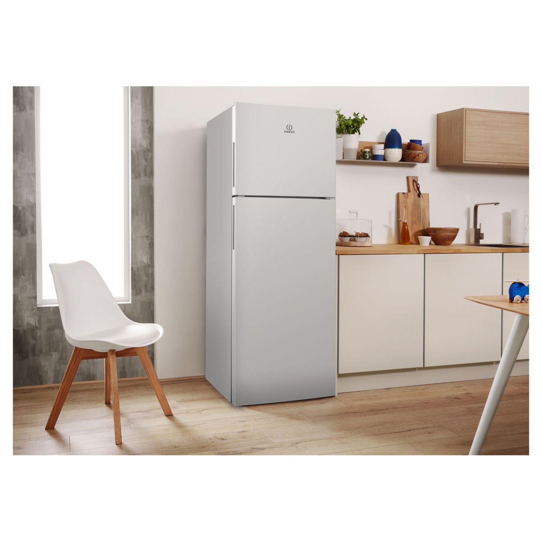 Voir la diapositive 2 : INDESIT Réfrigérateur congélateur 2 portes TIHA17VSI, 303 L, Froid brassé