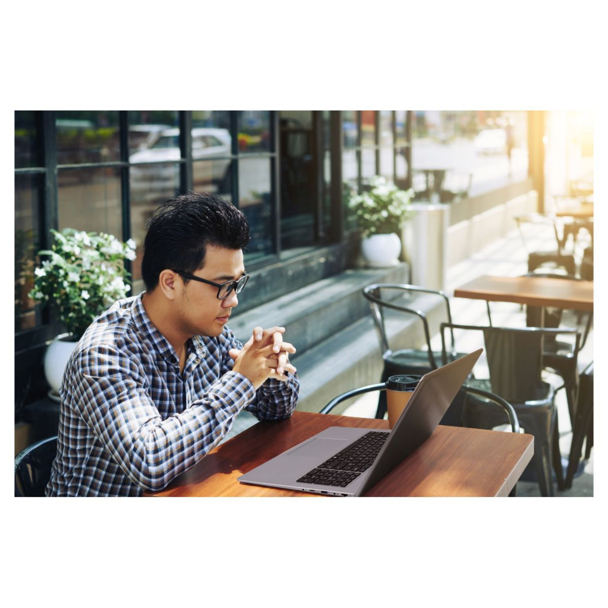 Voir la diapositive 4 : THOMSON Ordinateur portable N17C512 SILVER