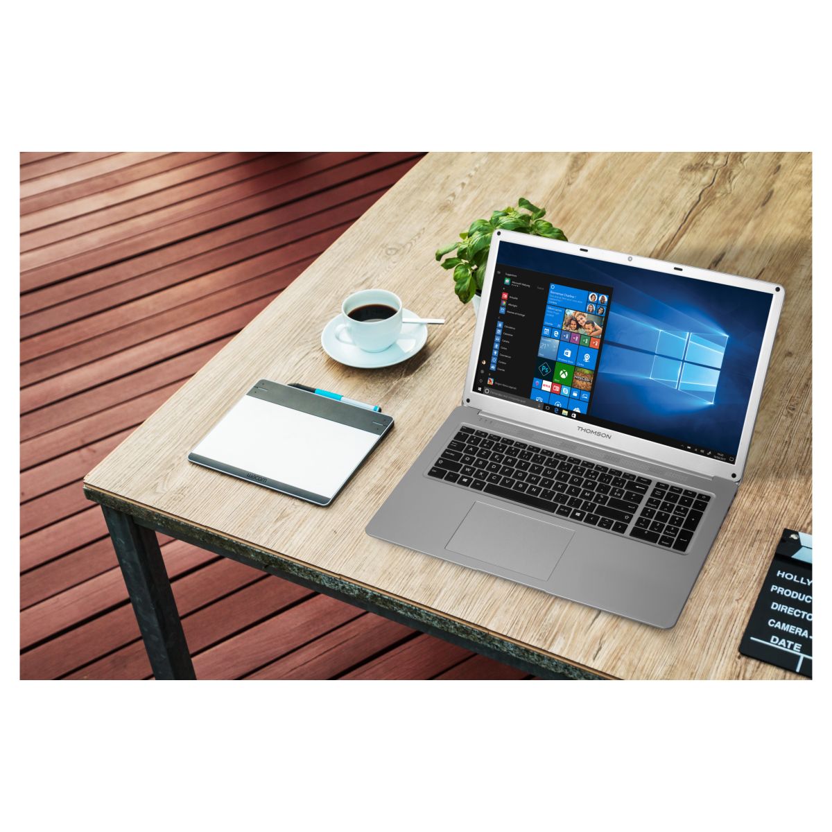 Voir la diapositive 5 : THOMSON Ordinateur portable N17C512 SILVER