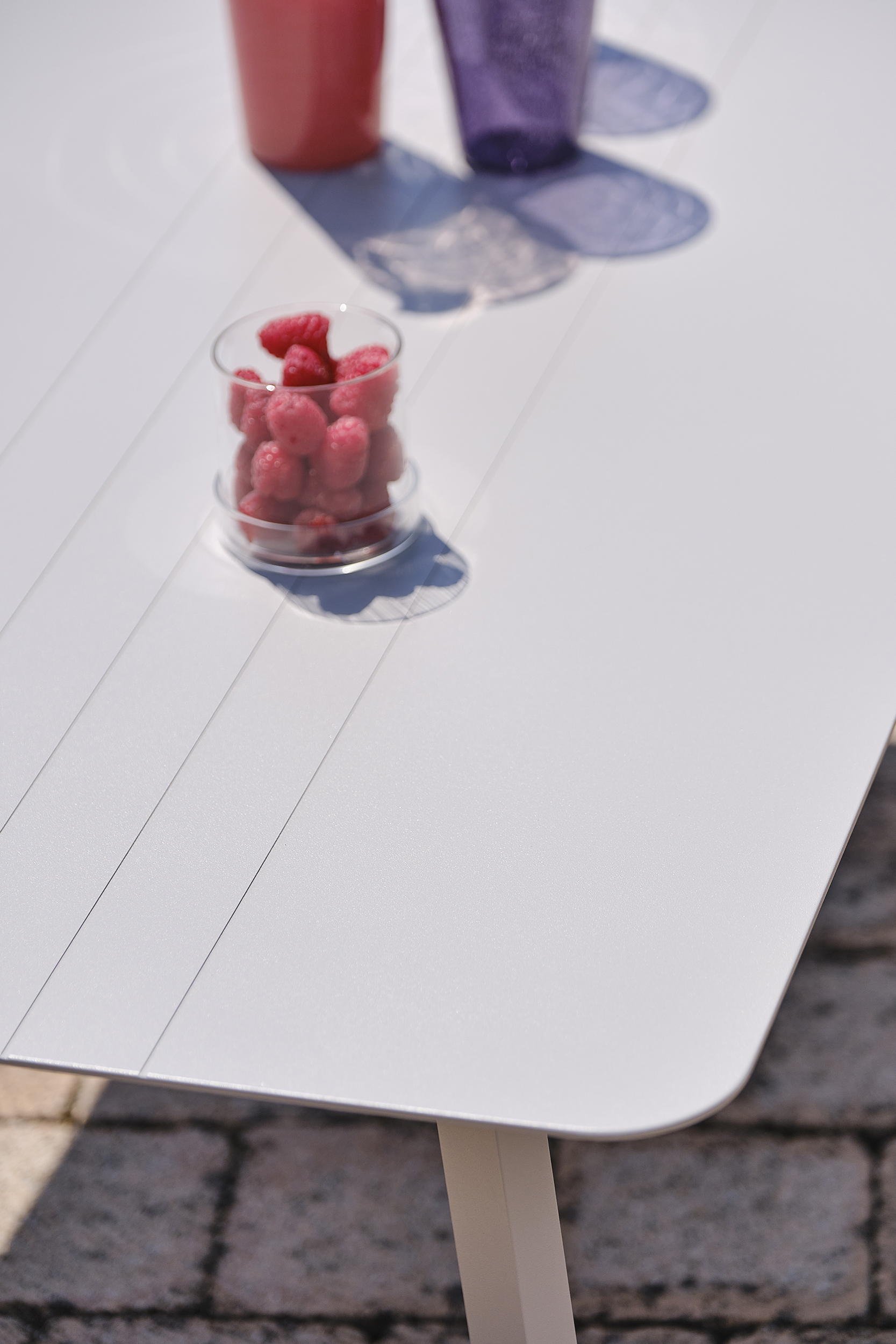 Voir la diapositive 8 : PARIS GARDEN Salon de jardin d'angle 7 places en aluminium et corde gris MANOSQUE