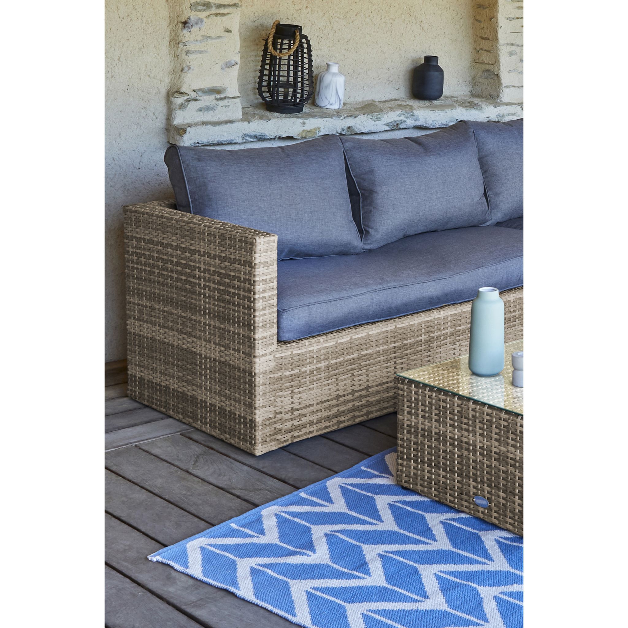 Voir la diapositive 3 : DCB GARDEN Salon de jardin - 3/5 places - Résine tressée - Miel - BAVARO