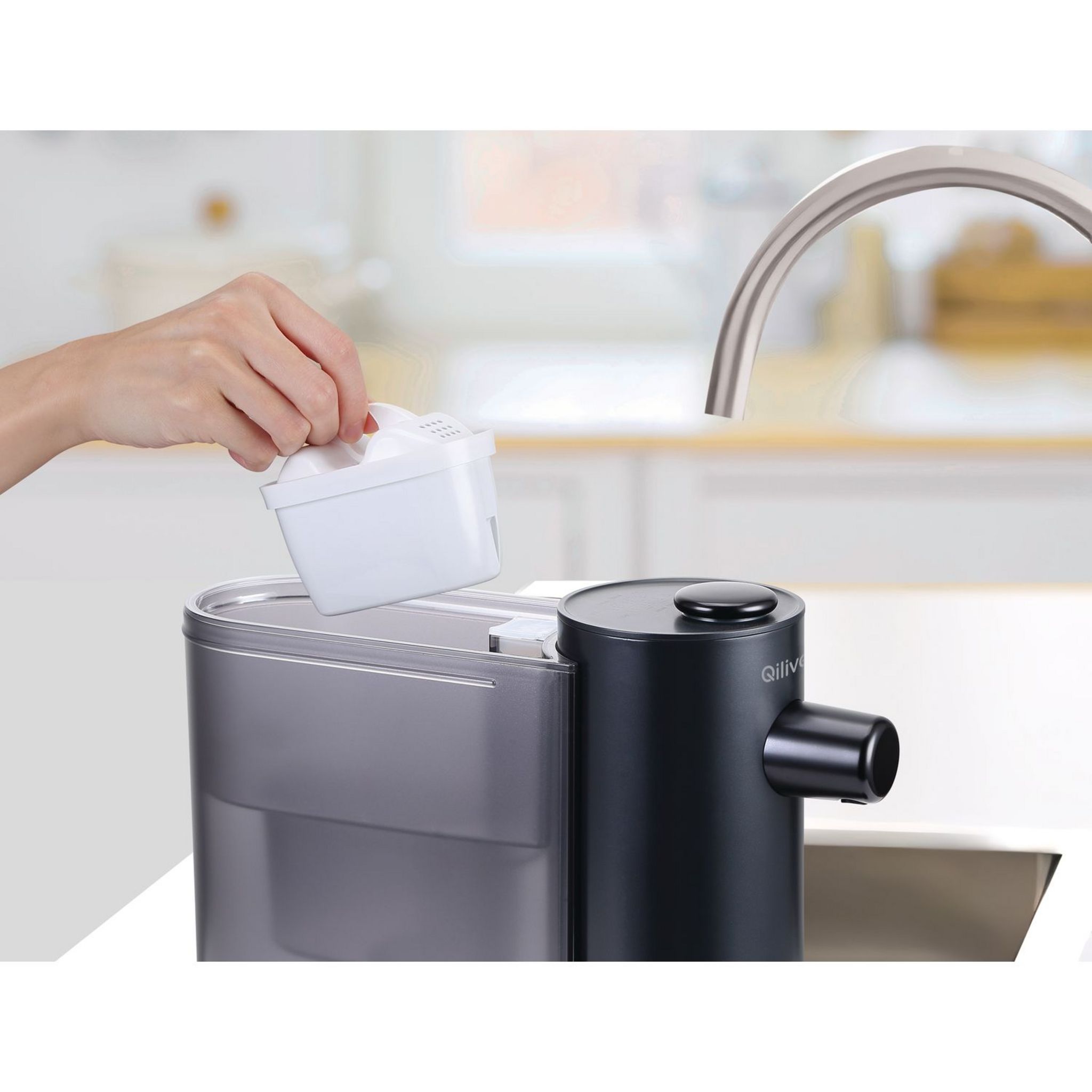 Voir la diapositive 2 : QILIVE Fontaine à eau Q.5107 - Noir