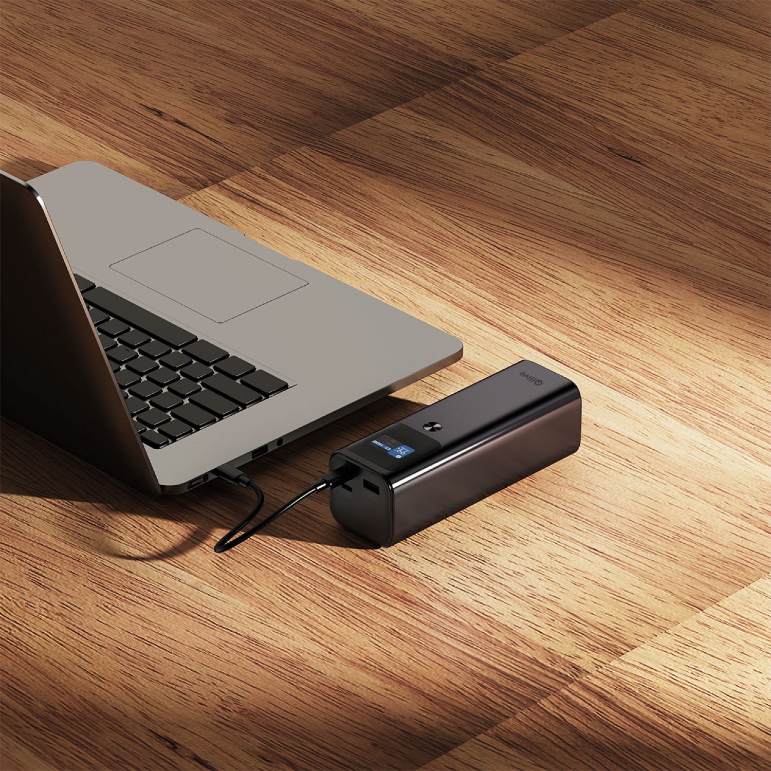 Voir la diapositive 4 : QILIVE Batterie externe PC 27 000 mAh 140W - Noir