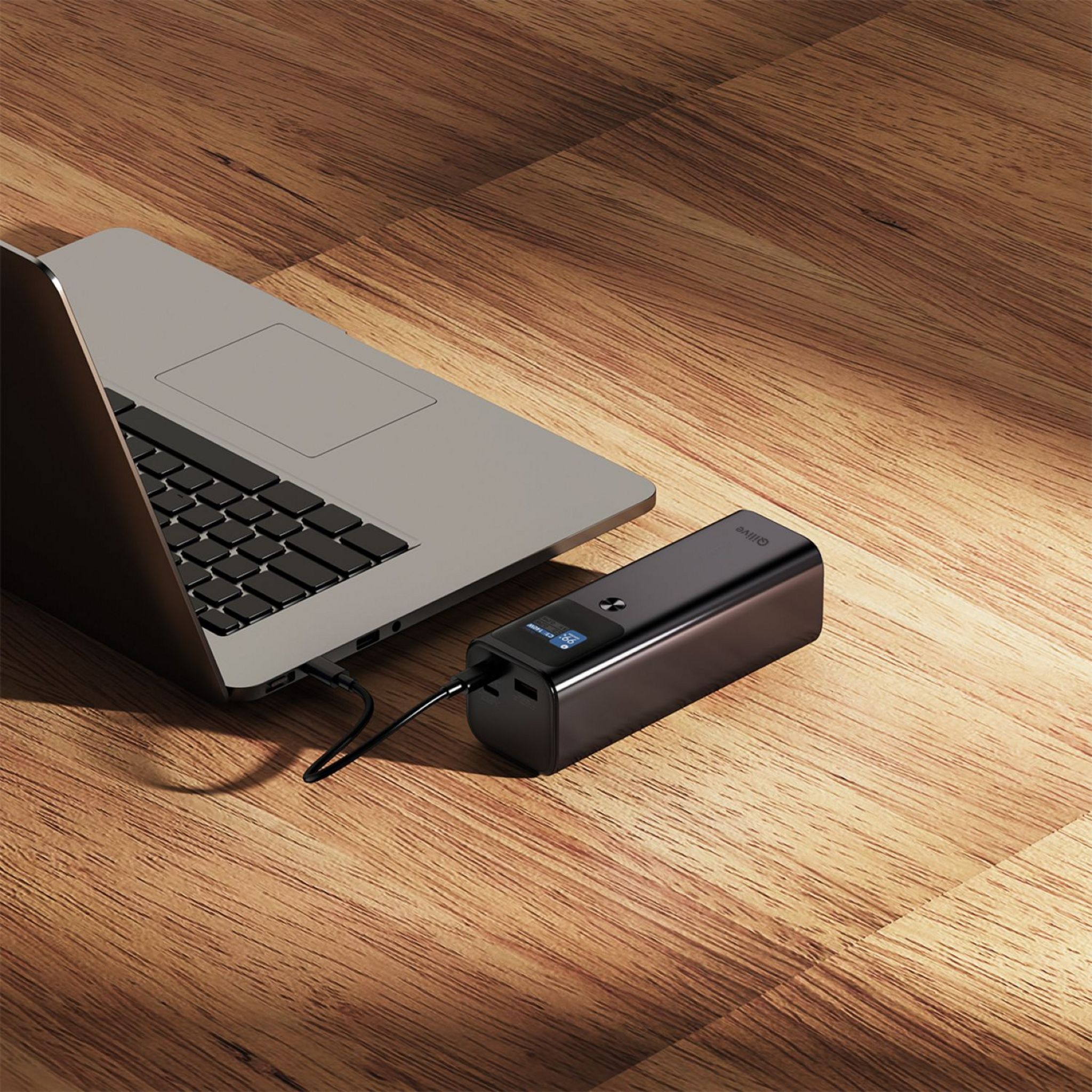 Voir la diapositive 4 : QILIVE Batterie externe PC 27 000 mAh 140W - Noir