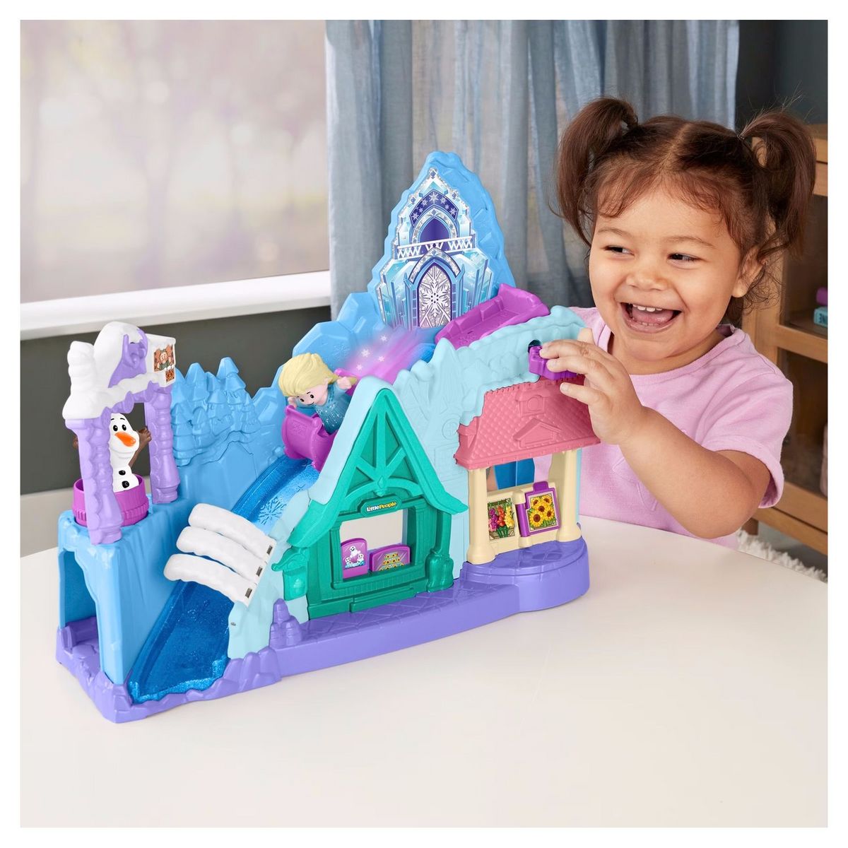 MATTEL Coffret de jeu pour tout-petits Little People de Fisher-Price Figurines Elsa et Olaf Disney Aventures en traîneau à Arendelle