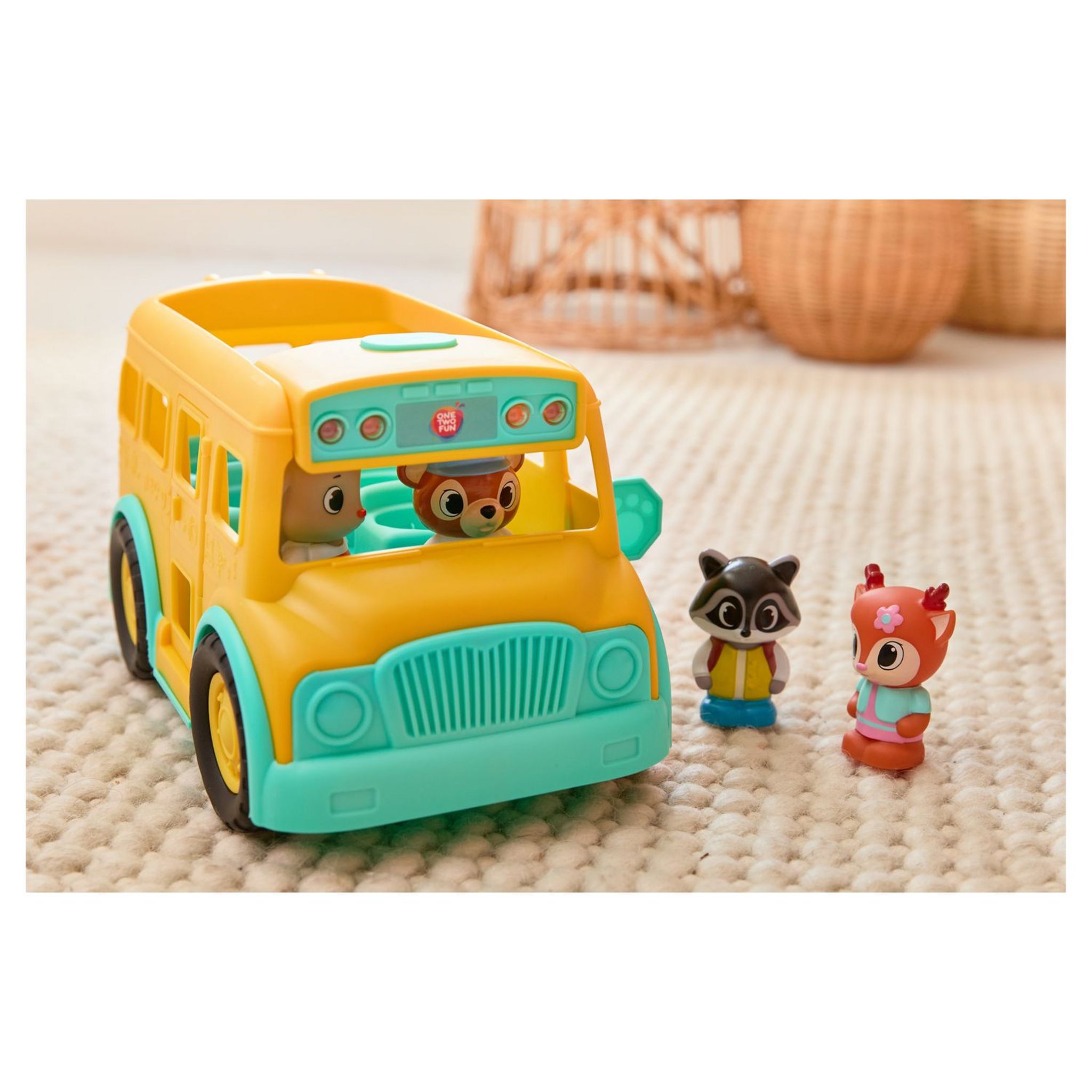 Voir la diapositive 7 : ONE TWO FUN Bus scolaire Léo et ses amis