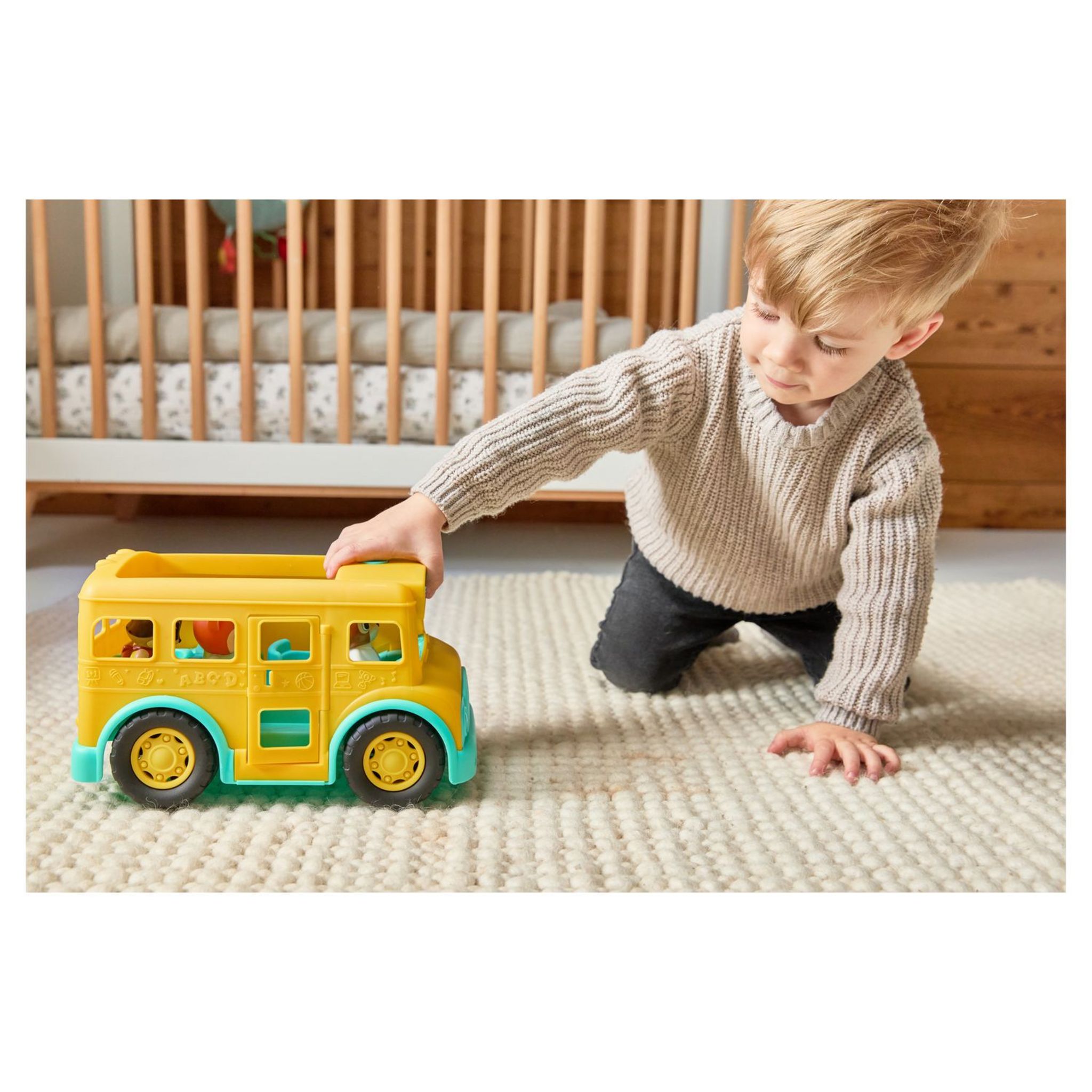 Voir la diapositive 11 : ONE TWO FUN Bus scolaire Léo et ses amis