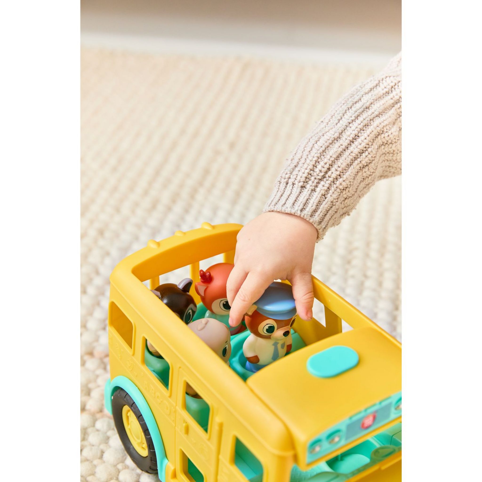 Voir la diapositive 10 : ONE TWO FUN Bus scolaire Léo et ses amis