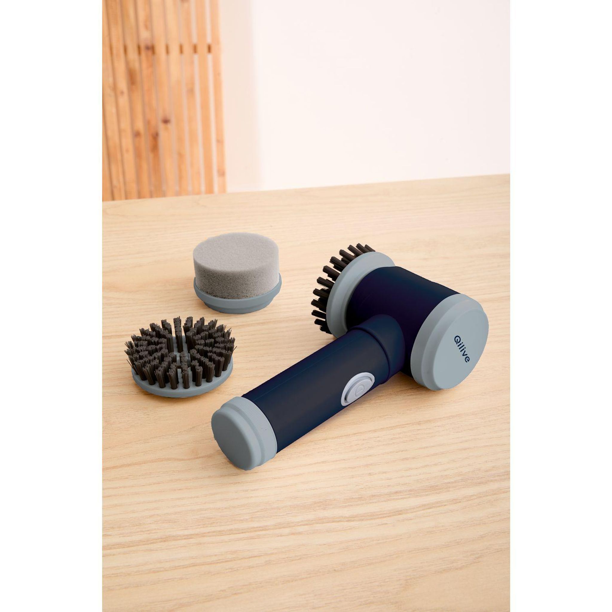 Voir la diapositive 3 : QILIVE Nettoyeur de baskets Q.5344 - Bleu