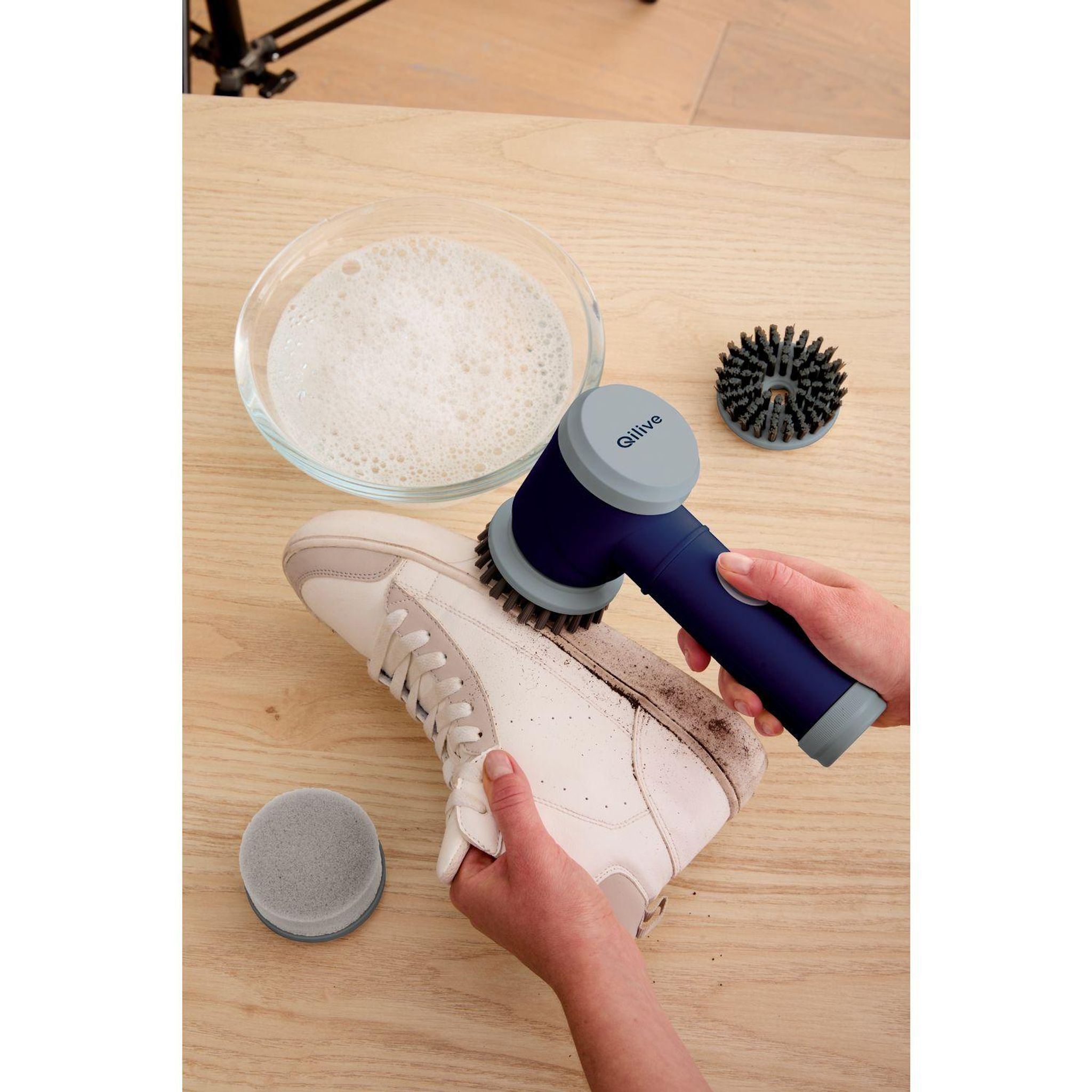 Voir la diapositive 5 : QILIVE Nettoyeur de baskets Q.5344 - Bleu