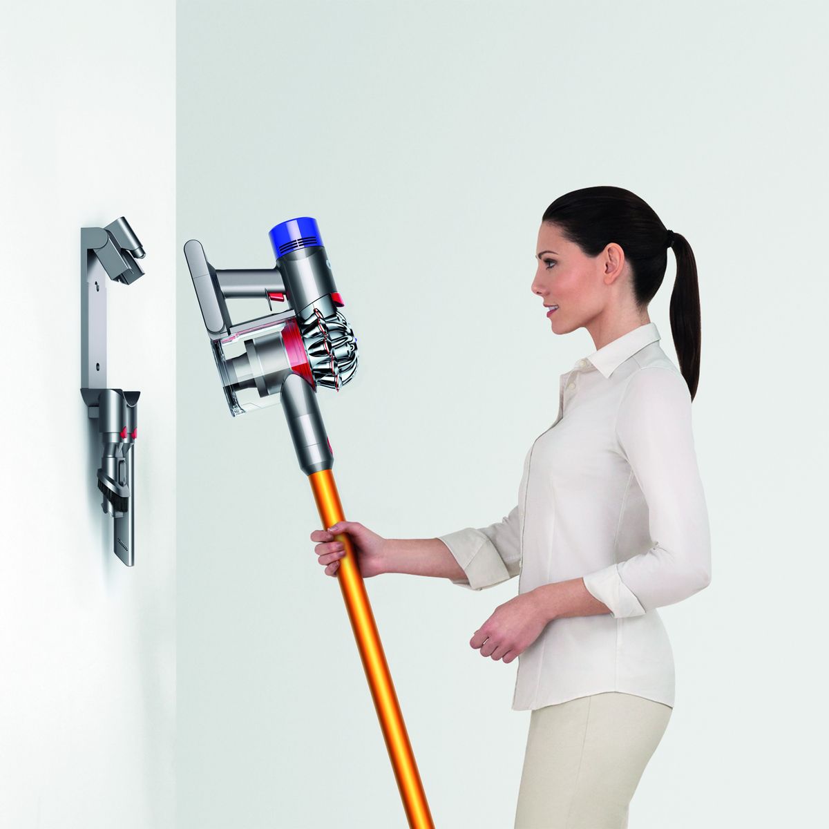 DYSON Aspirateur balai V8 Absolute