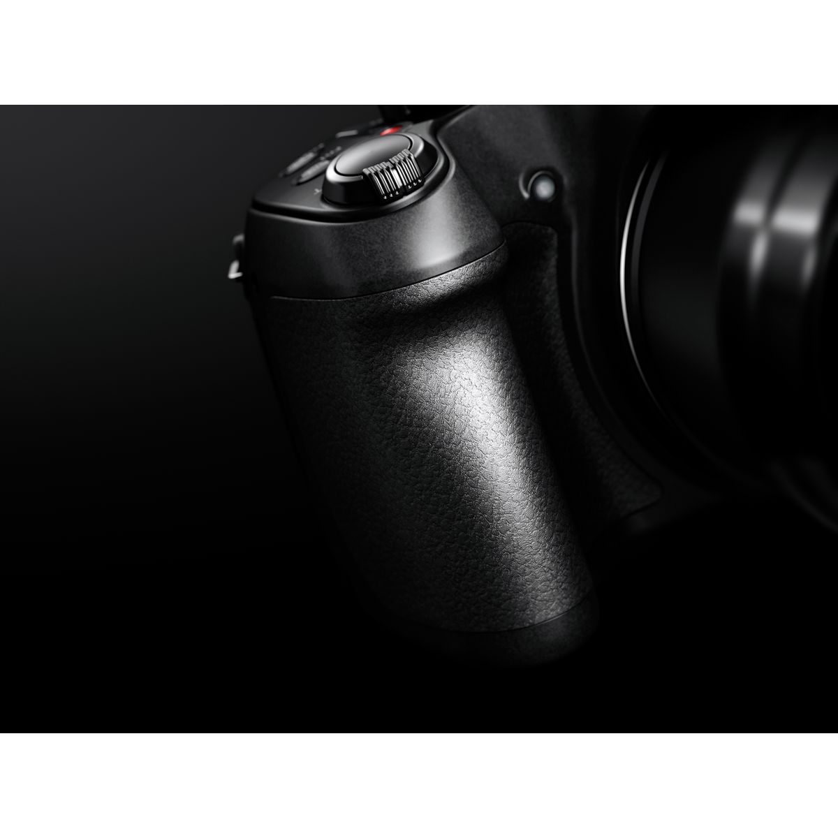 PANASONIC Appareil Photo Bridge - Lumix FZ82 - Noir - Objectif 3.58-215 mm
