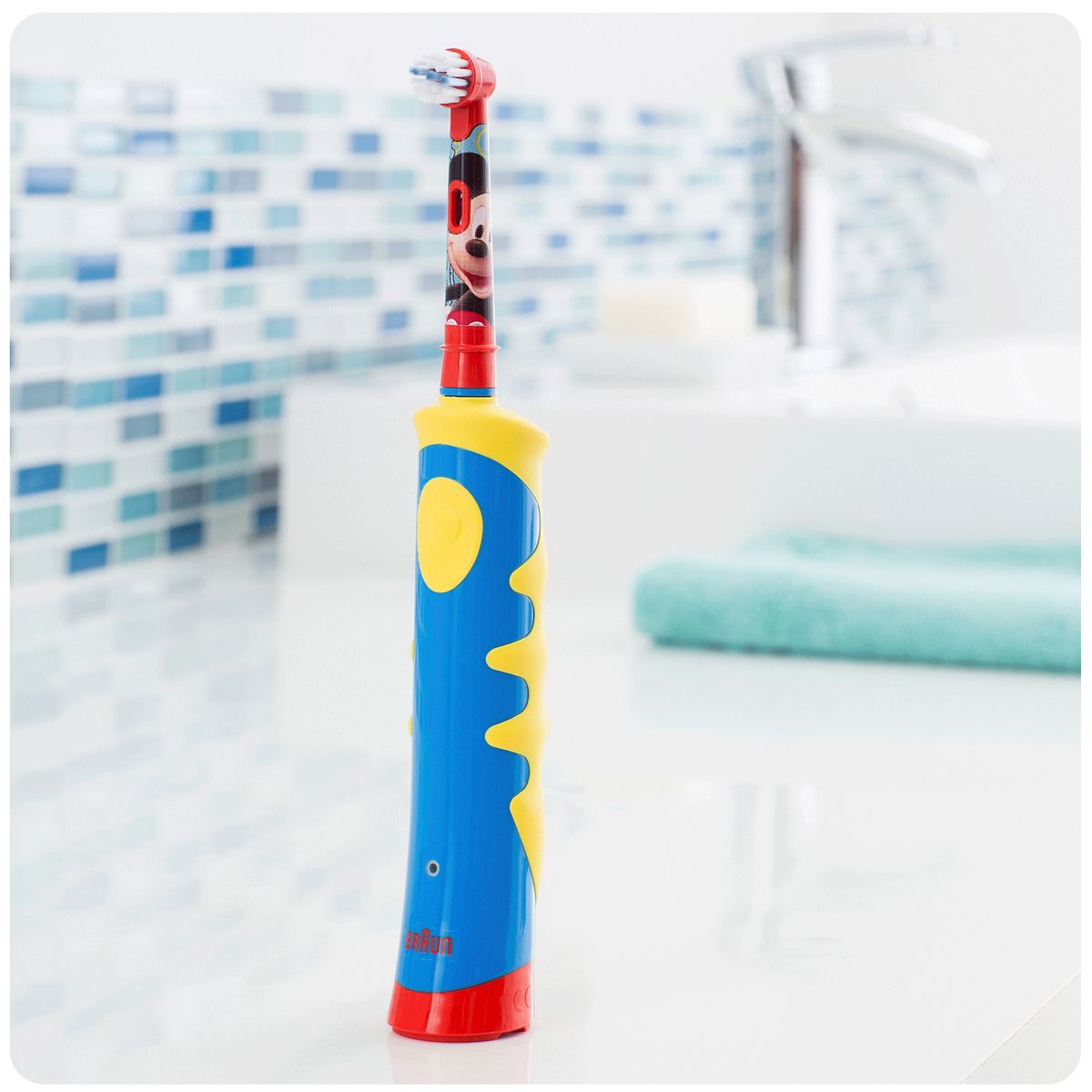 ORAL B Brosse à dents électrique Kids Stages Power, Mickey
