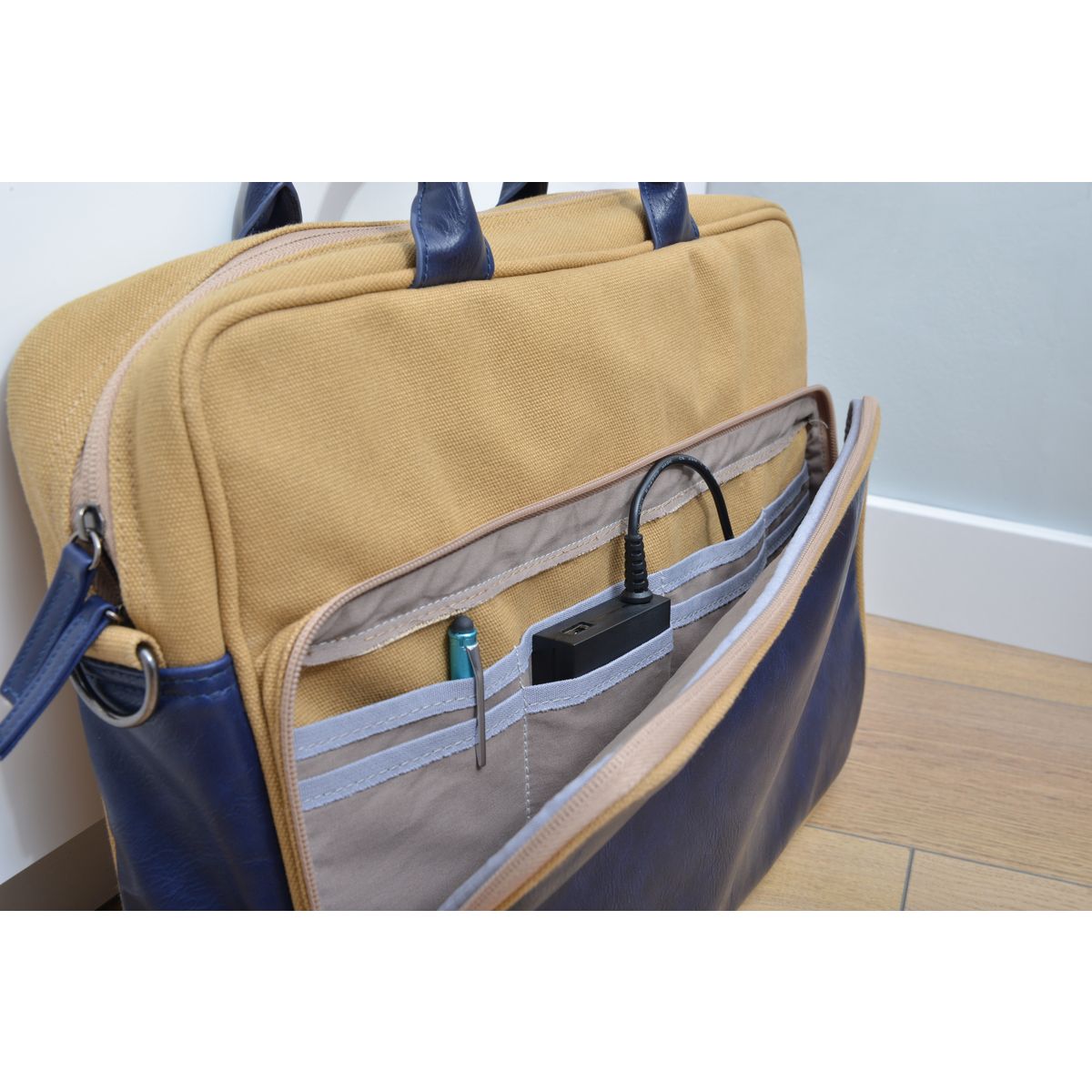 BLUESTORK Chargeur universel Extra Slim Noir pour PC