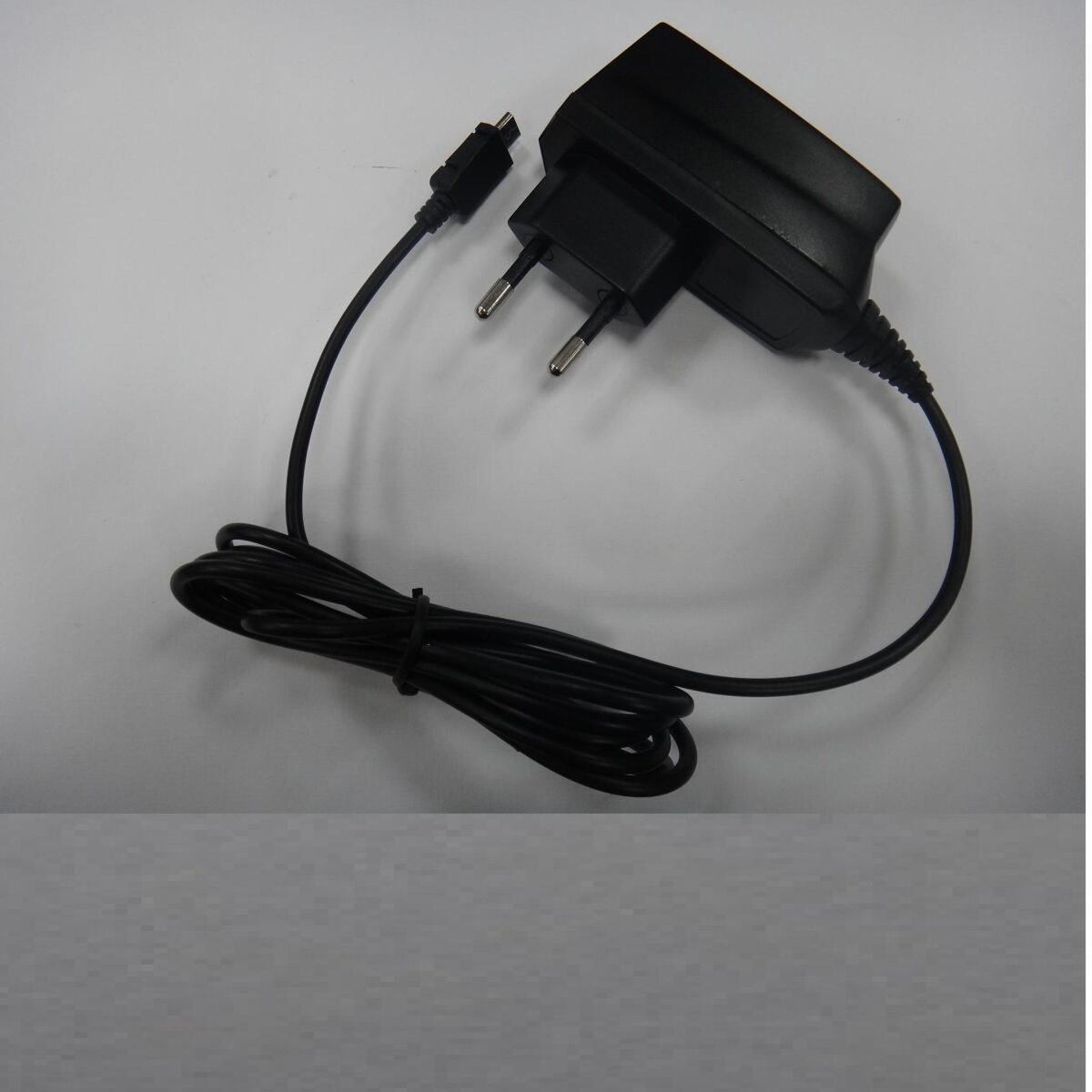 SELECLINE Chargeur filaire micro USB - Noir