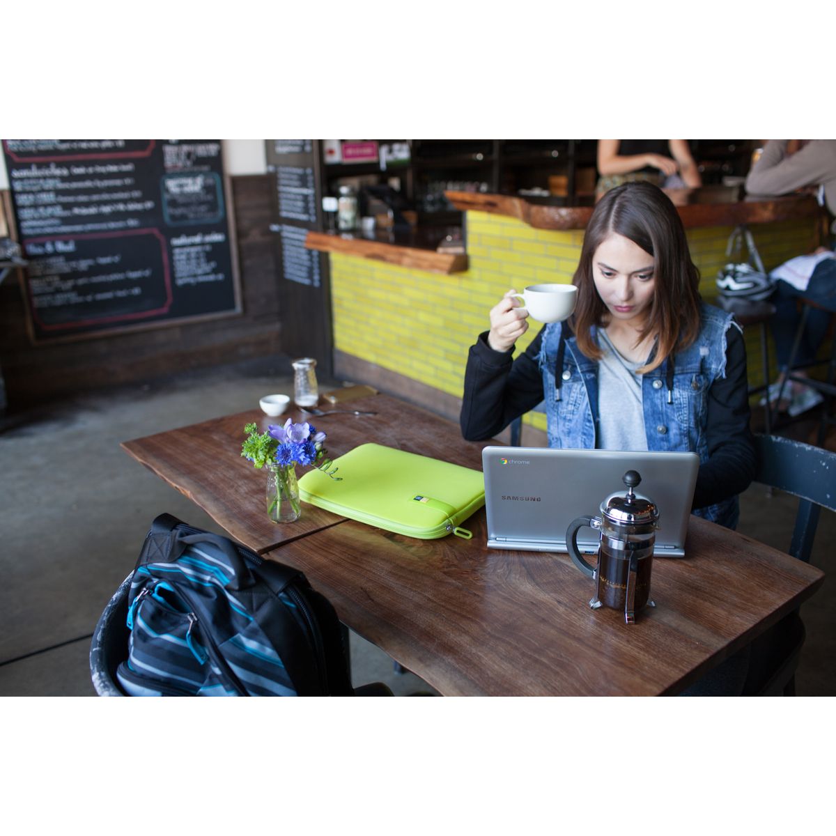 CASE LOGIC Sacoche LAPS 113 port royale