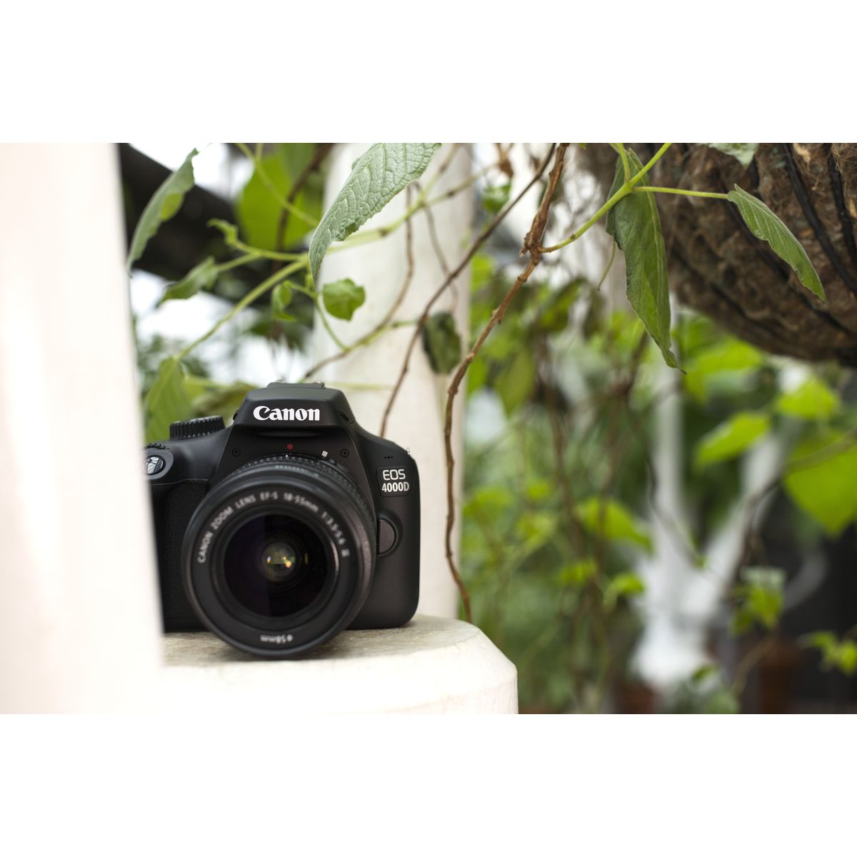 CANON Appareil Photo Reflex -  EOS 4000D - Noir + Objectif 18-55 mm