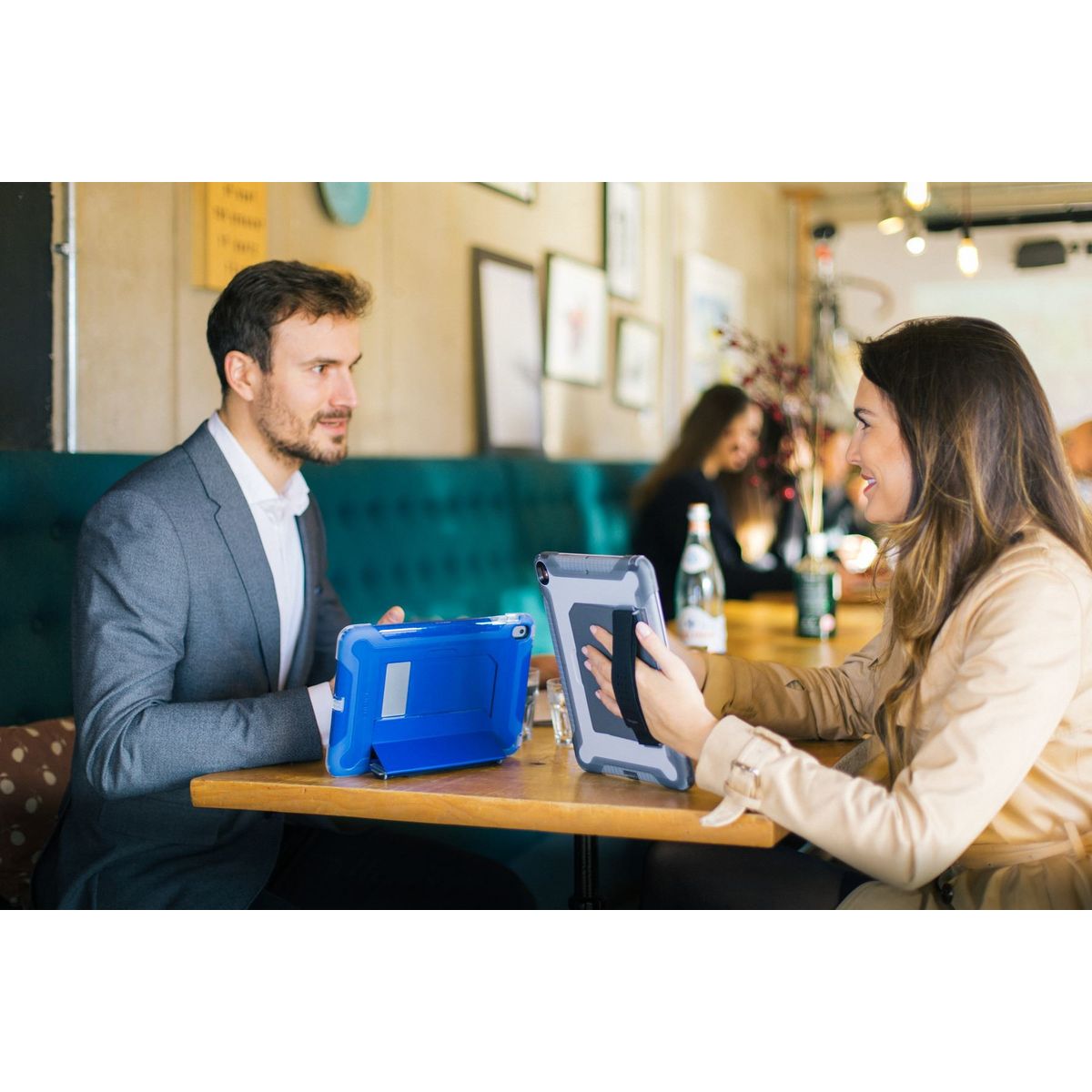 TARGUS Protection tablette SafePort 9,7 pouces - Bleu