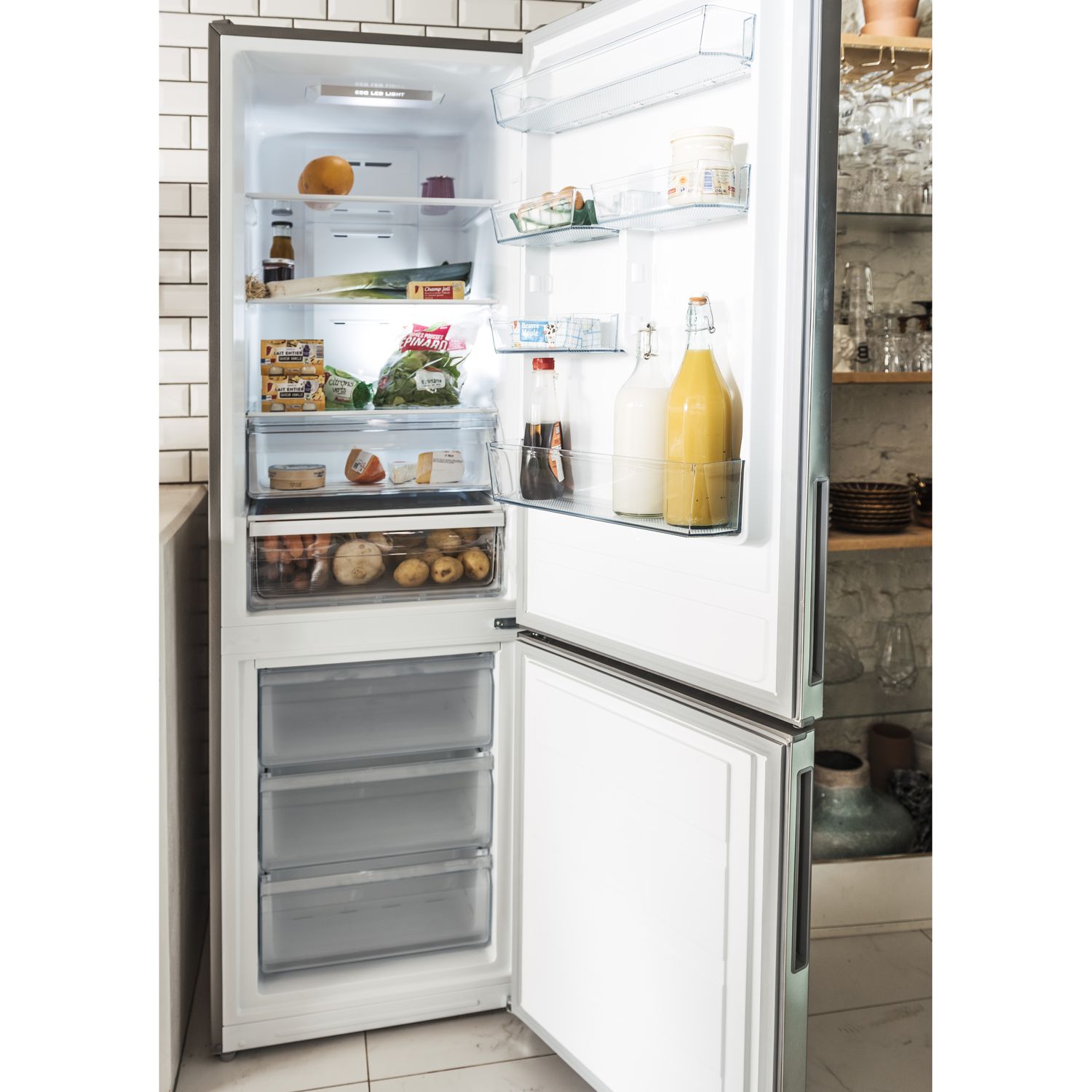 Voir la diapositive 4 : QILIVE Réfrigérateur combiné 133124, 302 L, Froid ventilé No Frost