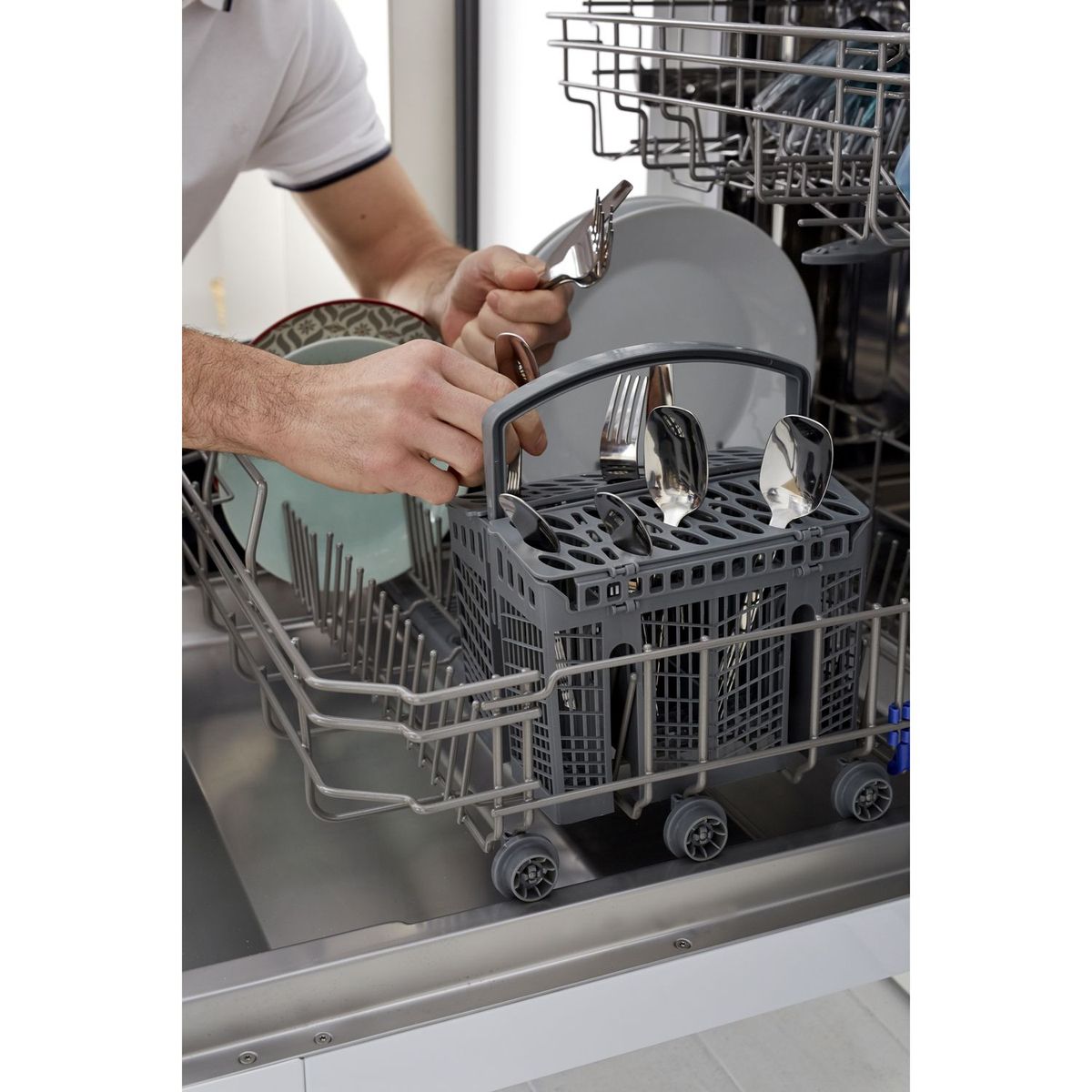 QILIVE Lave-vaisselle pose libre 134913 Q.6598, 14 couverts, 60 cm, 44 dB, 8 programmes