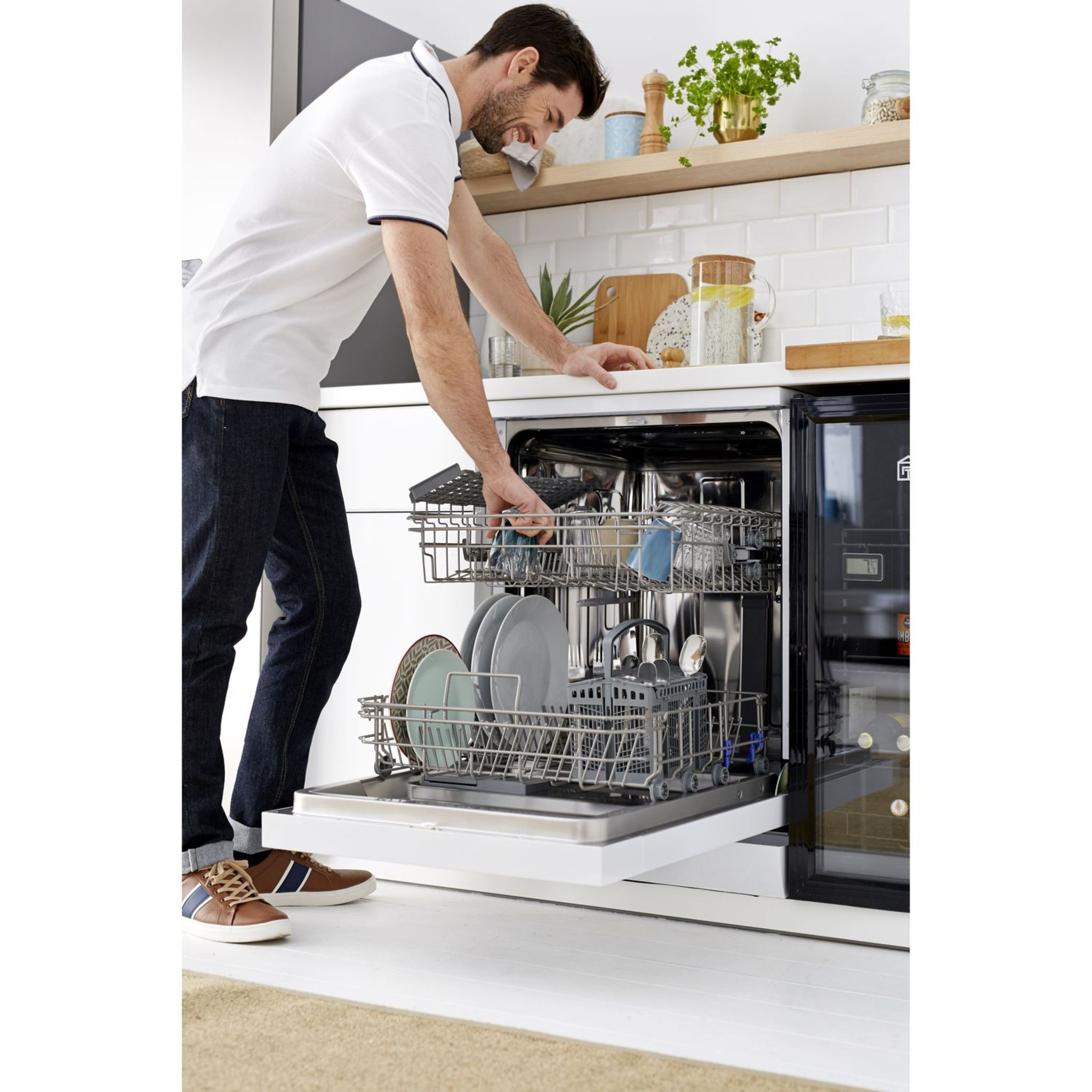 Voir la diapositive 3 : QILIVE Lave-vaisselle pose libre 134913 Q.6598, 14 couverts, 60 cm, 44 dB, 8 programmes