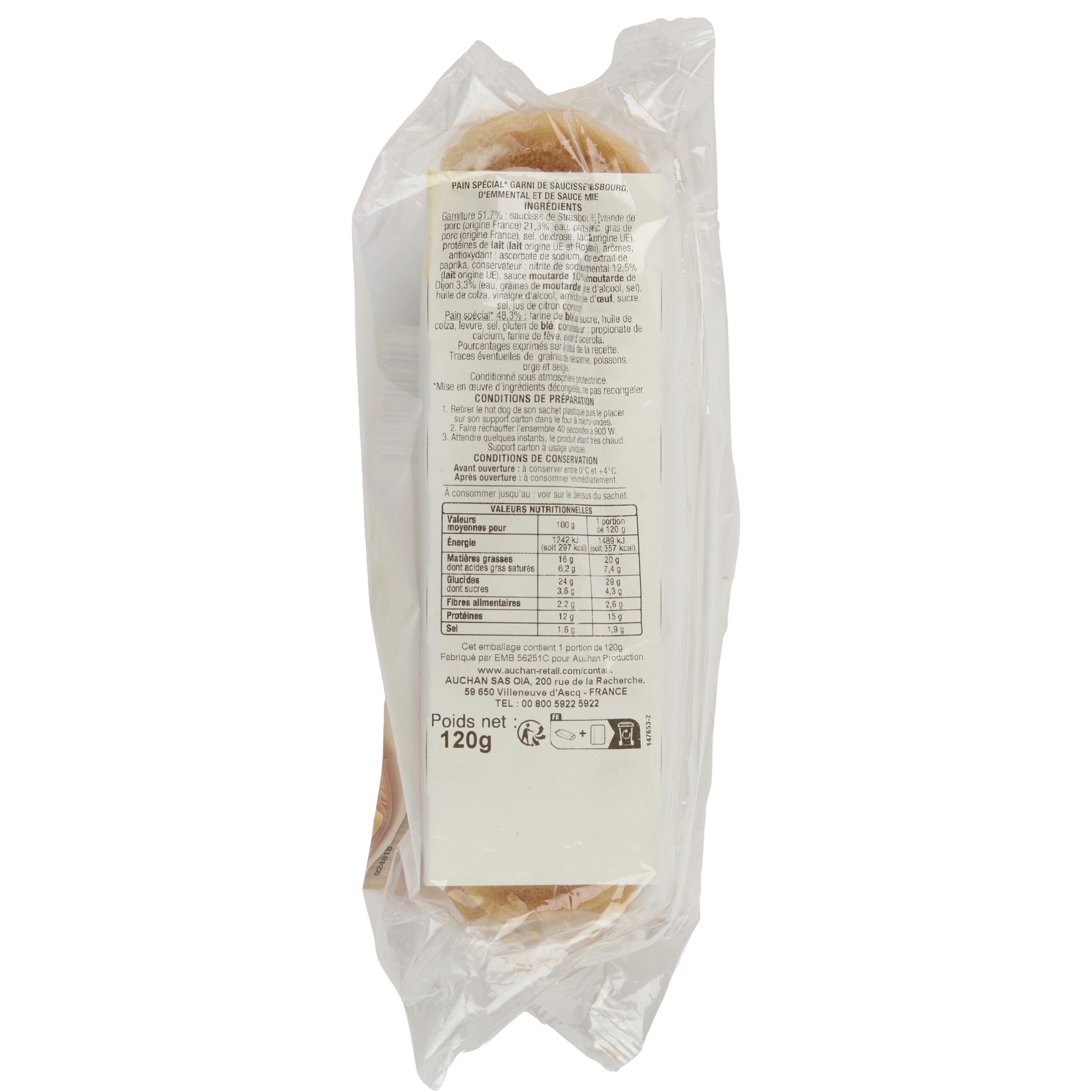 Voir la diapositive 2 : AUCHAN Hot Dog emmental sauce moutarde 1 pièce 120g