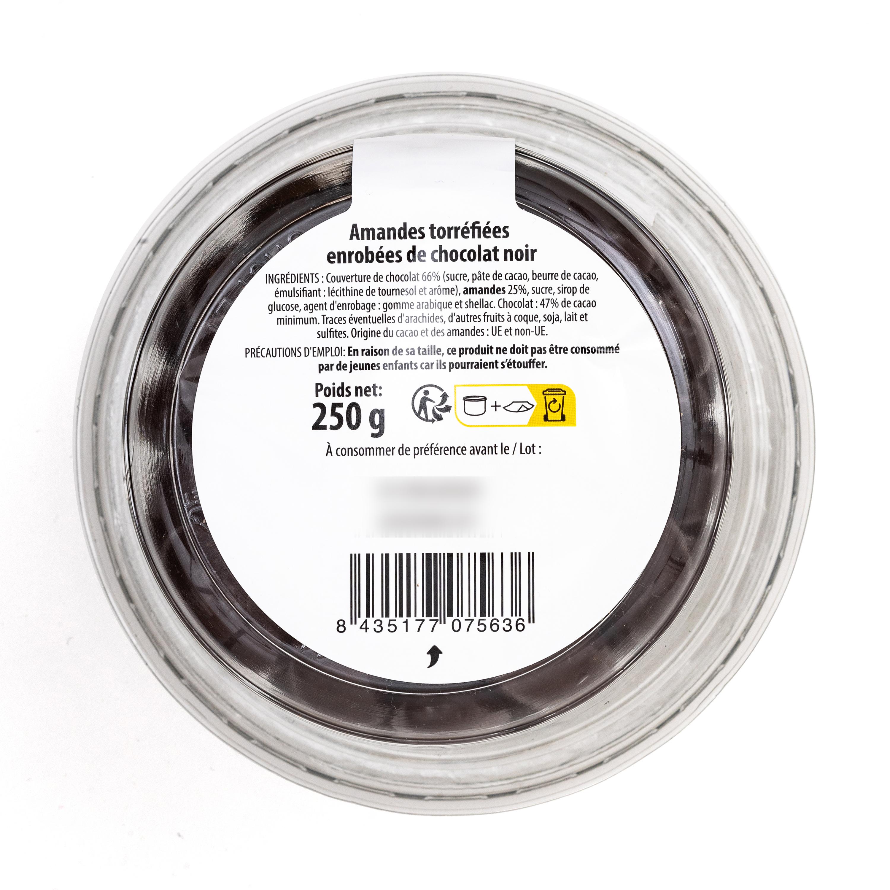 Voir la diapositive 2 : AUCHAN Amandes chocolat noir 250g